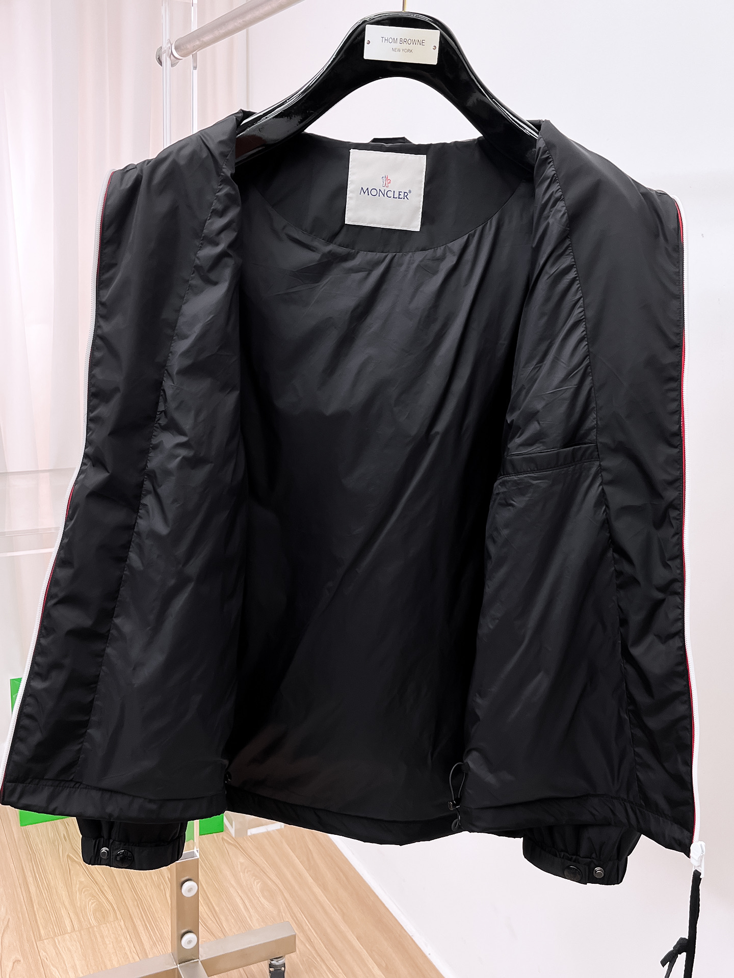 蒙口 2025早秋男士高端时装款连帽户外夹克外套，官方专柜主推展示，香港洋行渠道，户外必选单品，独家出售