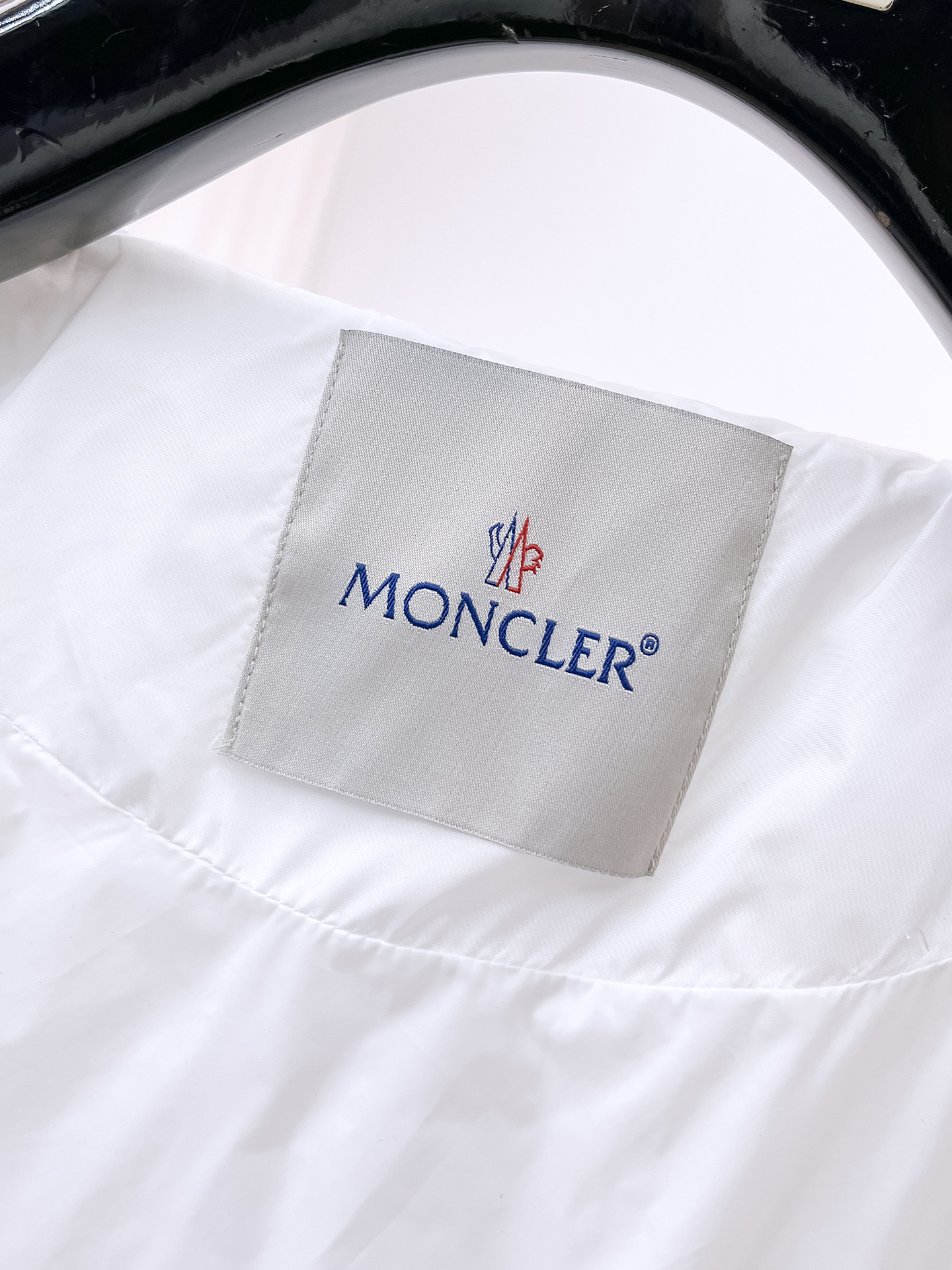 蒙口 2025早秋男士高端时装款连帽户外夹克外套，官方专柜主推展示，香港洋行渠道，户外必选单品，独家出售