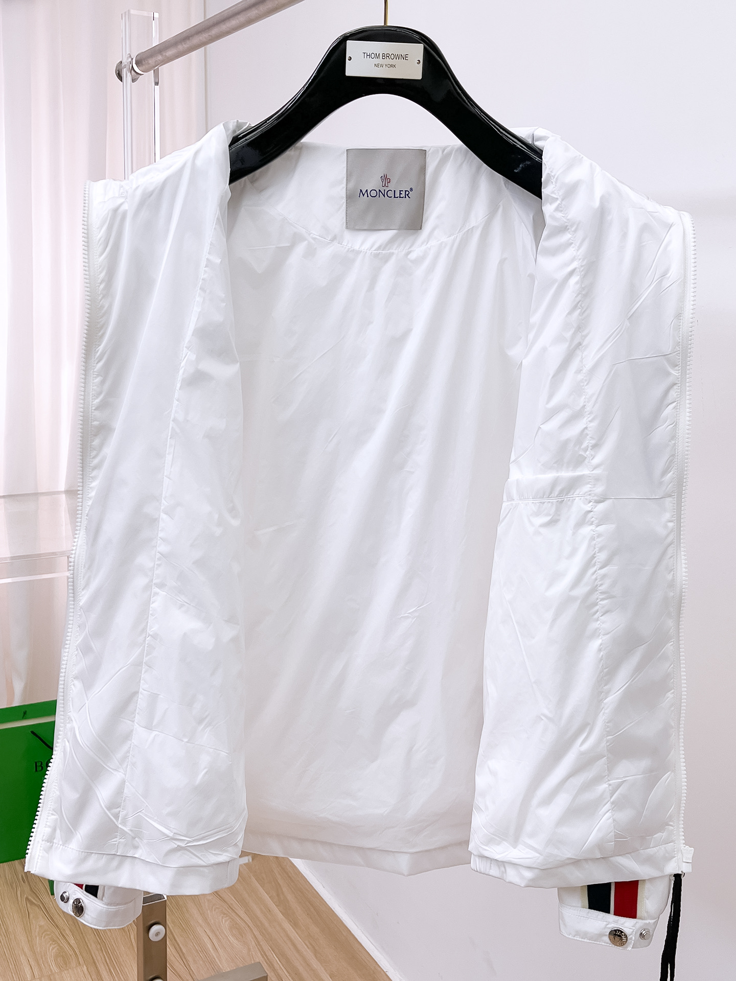 蒙口 2025早秋男士高端时装款连帽户外夹克外套，官方专柜主推展示，香港洋行渠道，户外必选单品，独家出售