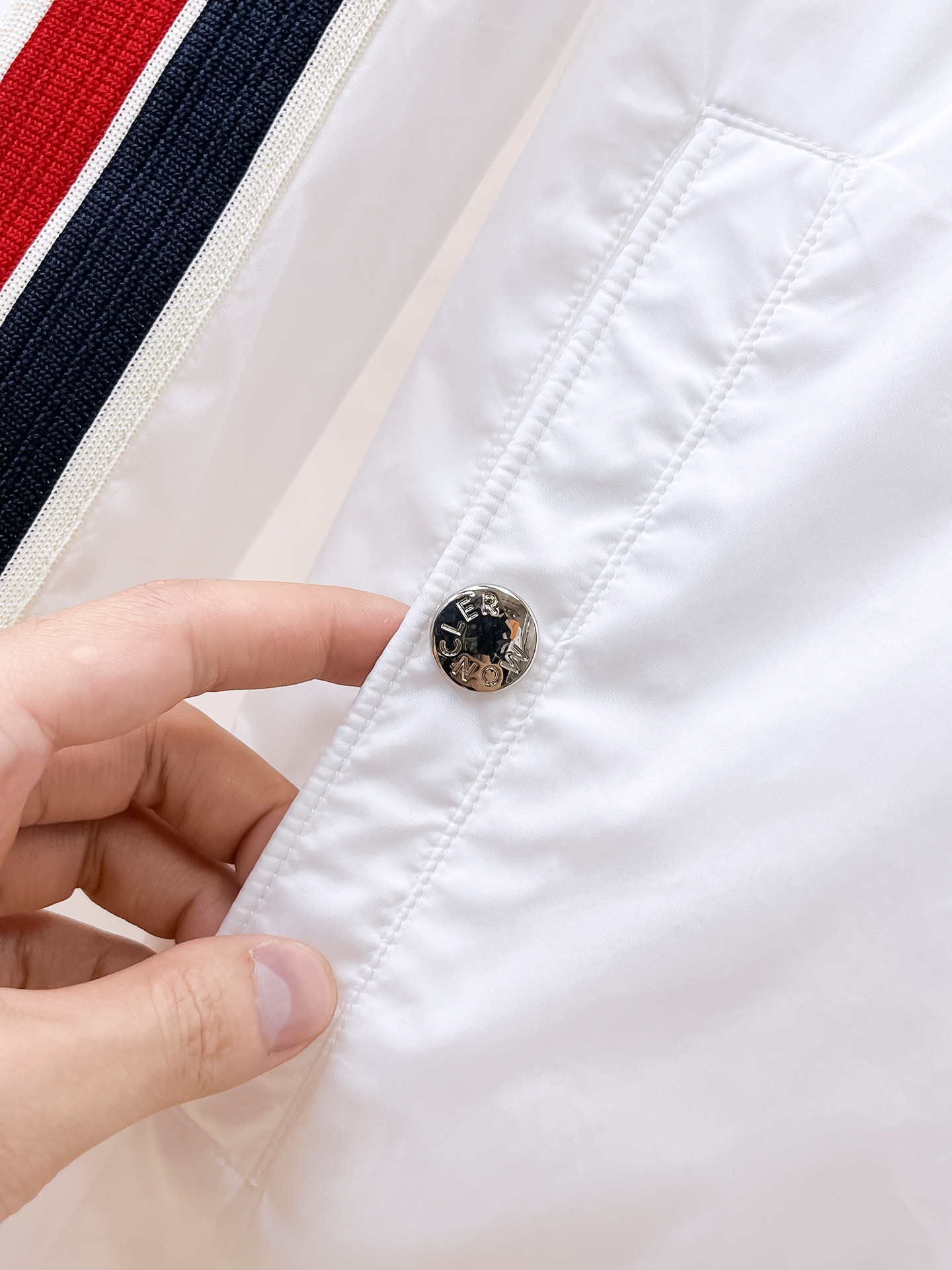 蒙口 2025早秋男士高端时装款连帽户外夹克外套，官方专柜主推展示，香港洋行渠道，户外必选单品，独家出售