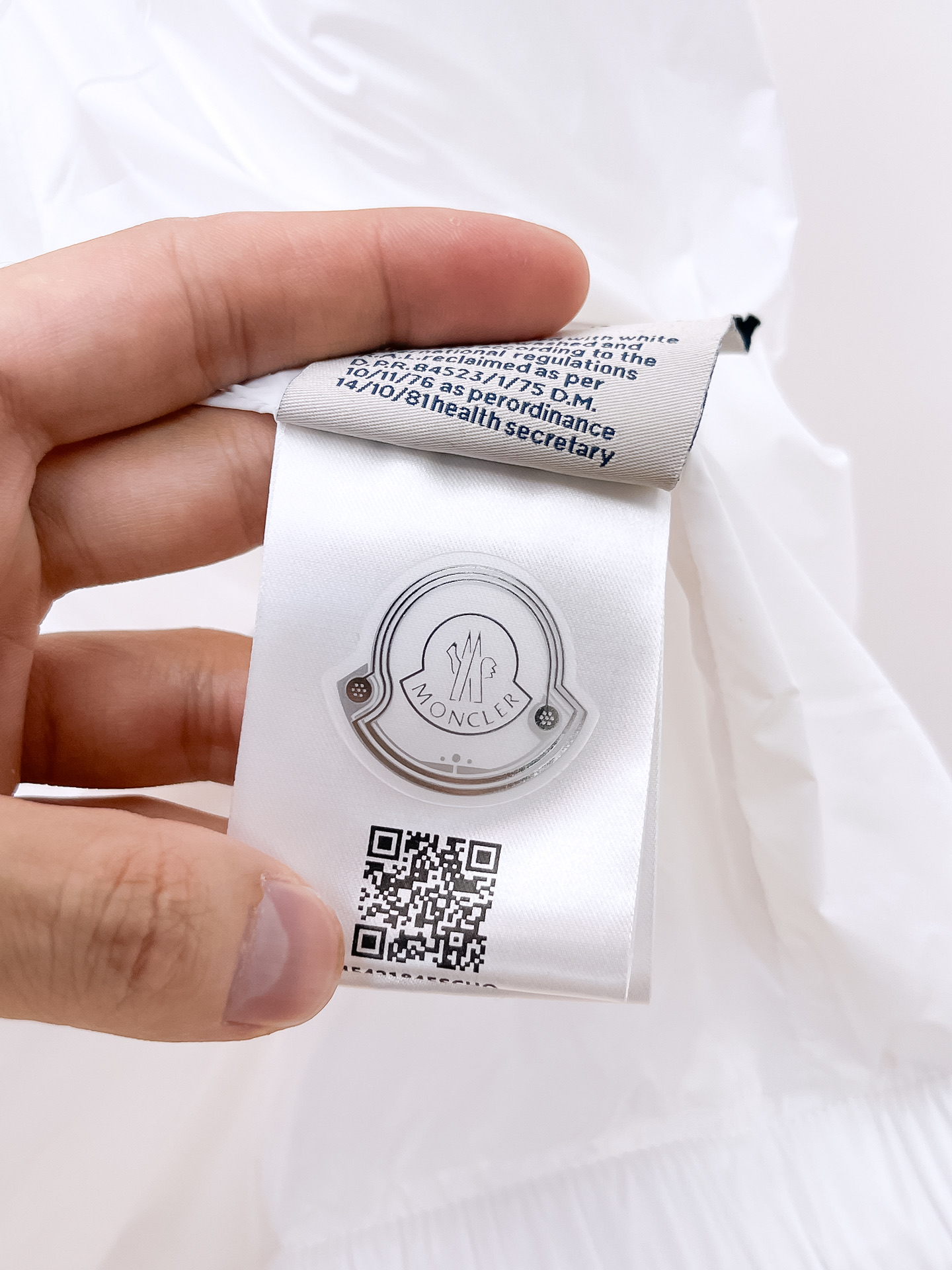 蒙口 2025早秋男士高端时装款连帽户外夹克外套，官方专柜主推展示，香港洋行渠道，户外必选单品，独家出售