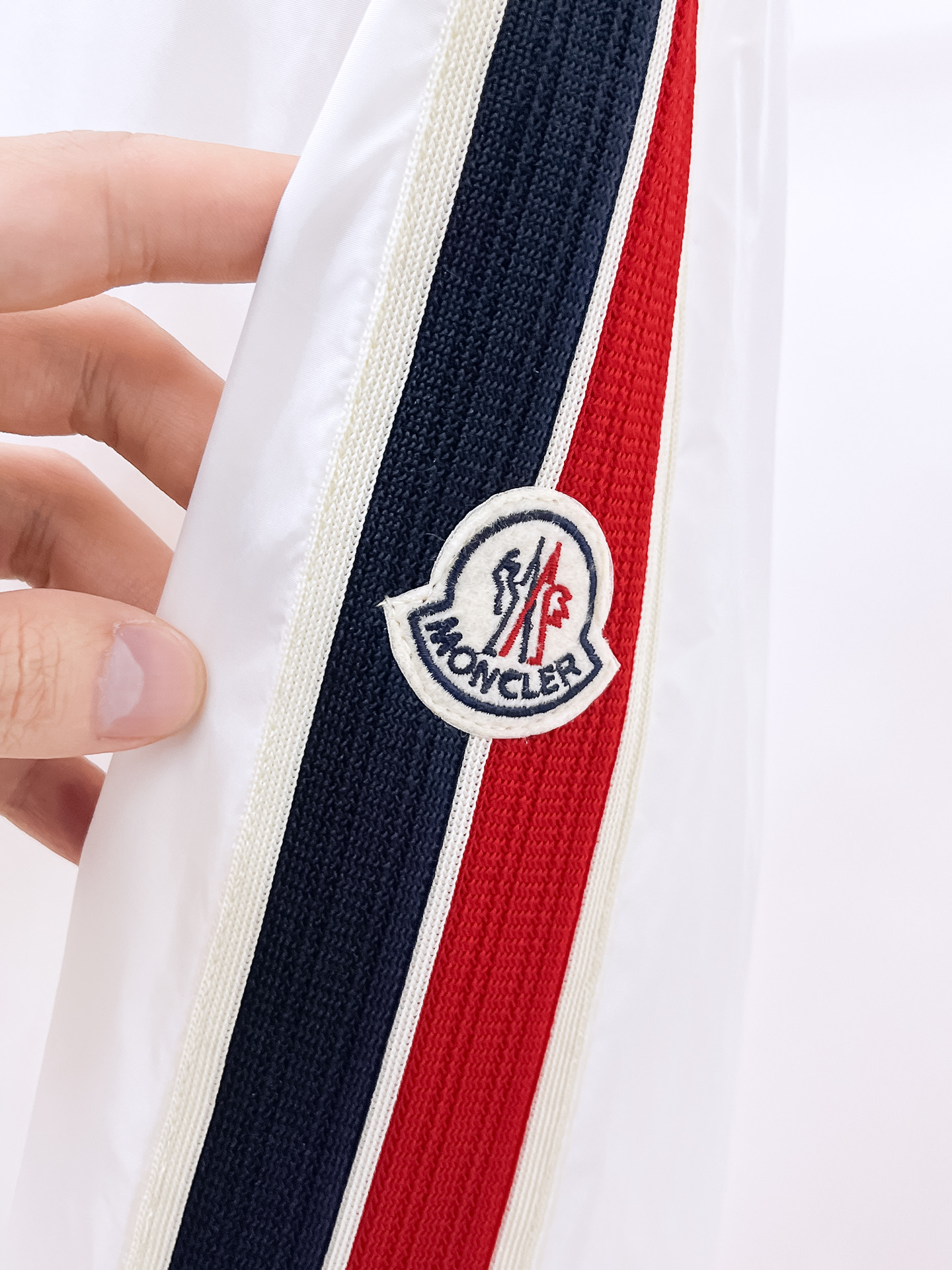 蒙口 2025早秋男士高端时装款连帽户外夹克外套，官方专柜主推展示，香港洋行渠道，户外必选单品，独家出售