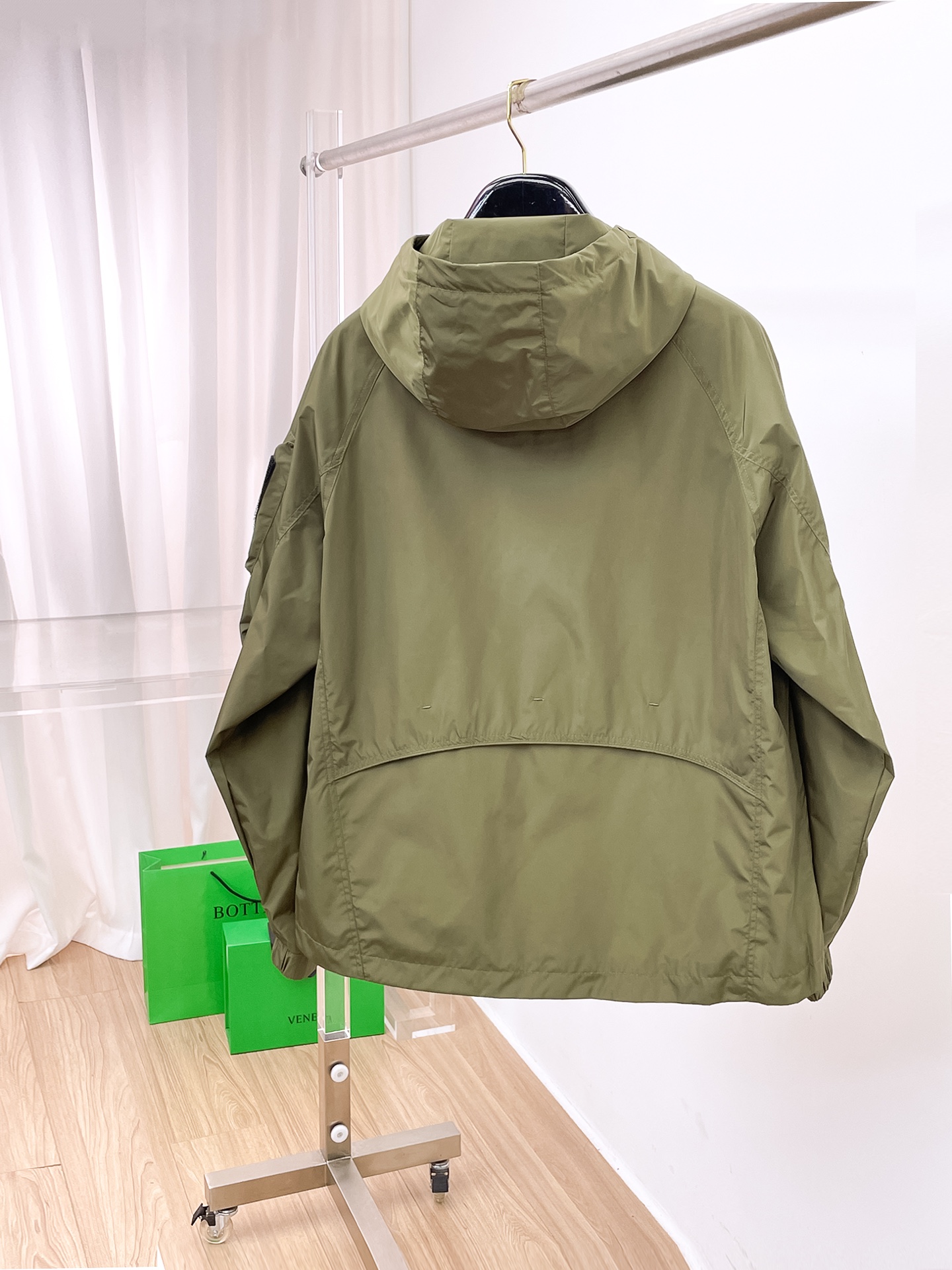 巴宝莉 2025早秋男士高端时装款连帽户外夹克外套，官方专柜主推展示，香港洋行渠道，户外必选单品，独家出