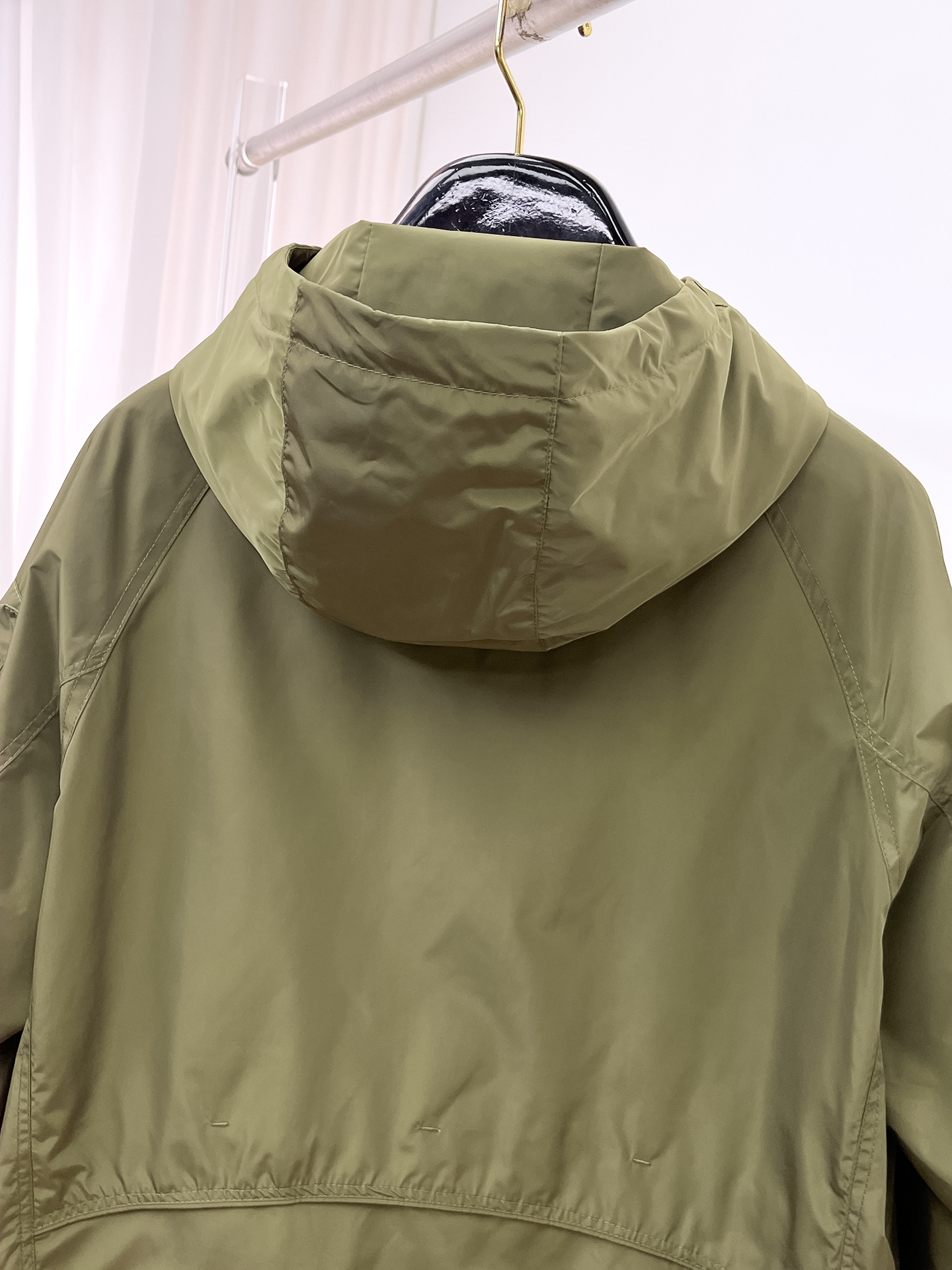 巴宝莉 2025早秋男士高端时装款连帽户外夹克外套，官方专柜主推展示，香港洋行渠道，户外必选单品，独家出