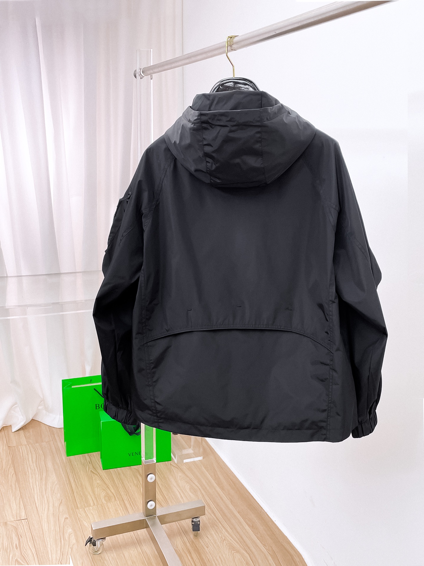 巴宝莉 2025早秋男士高端时装款连帽户外夹克外套，官方专柜主推展示，香港洋行渠道，户外必选单品，独家出
