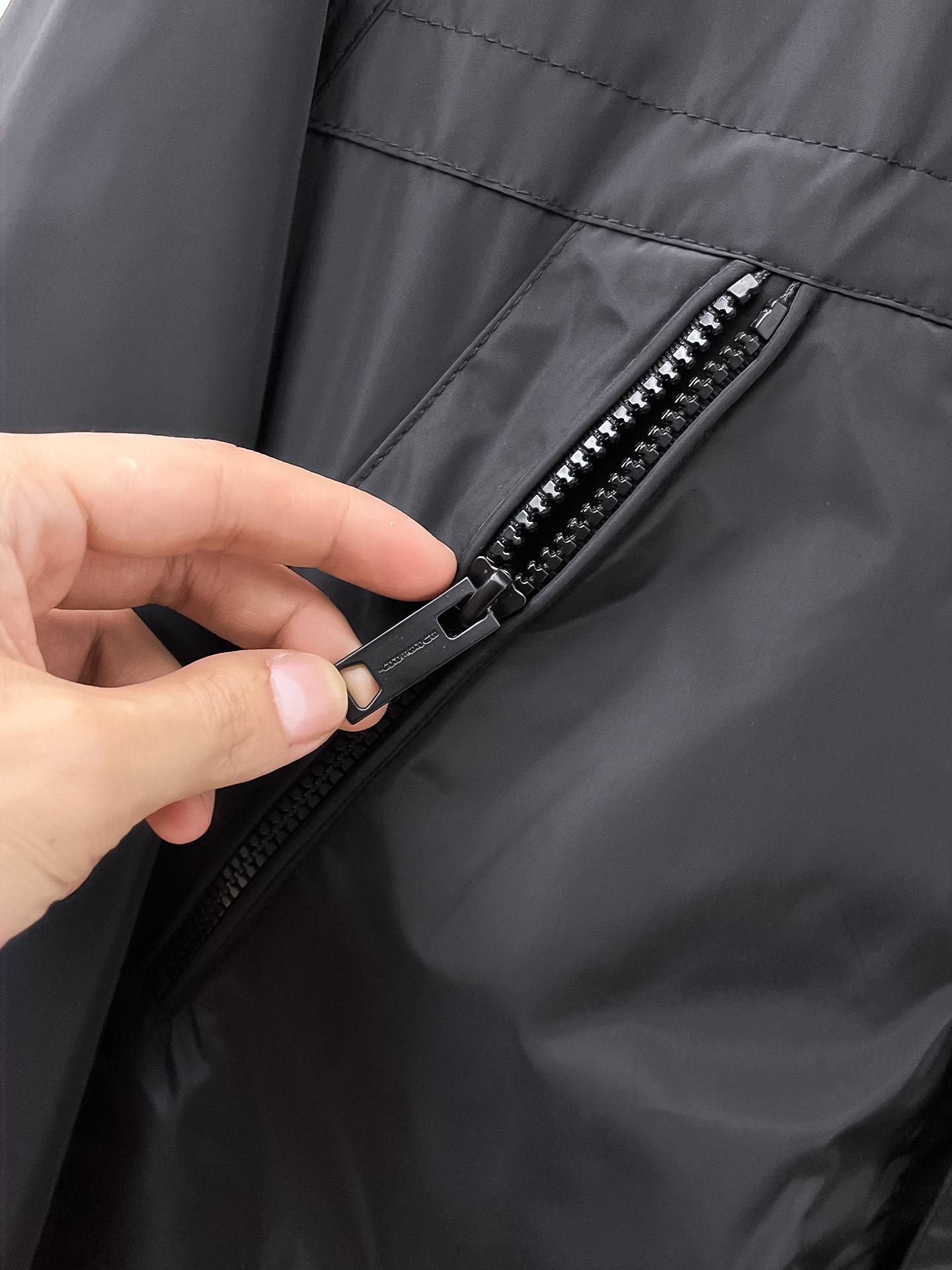 巴宝莉 2025早秋男士高端时装款连帽户外夹克外套，官方专柜主推展示，香港洋行渠道，户外必选单品，独家出