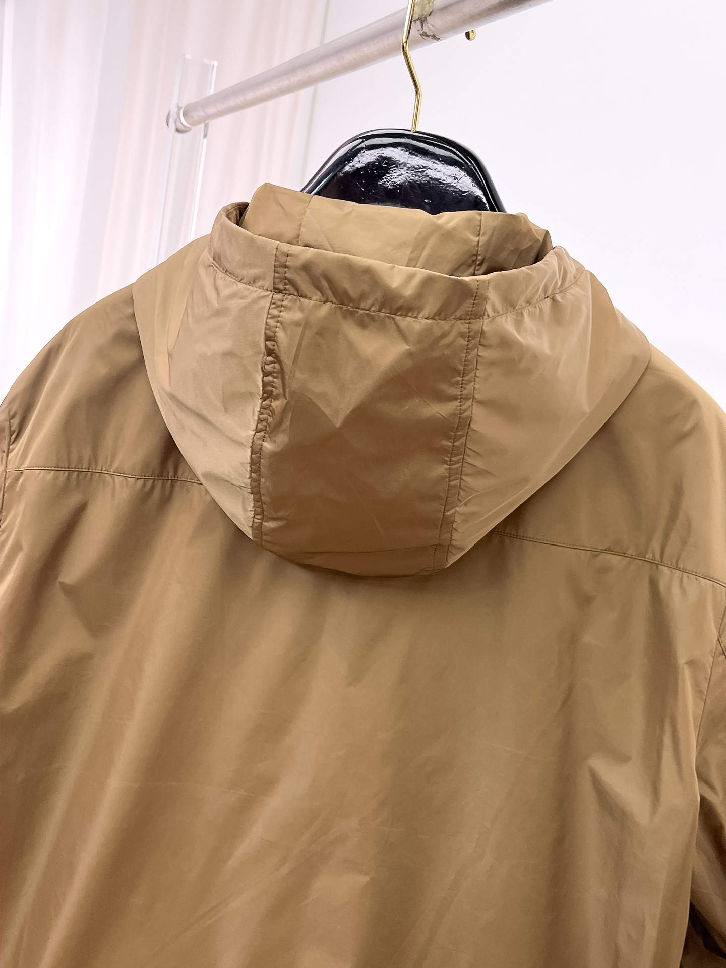 巴宝莉 2025早秋男士高端时装款连帽户外夹克外套，官方专柜主推展示，香港洋行渠道，户外必选单品，独家出