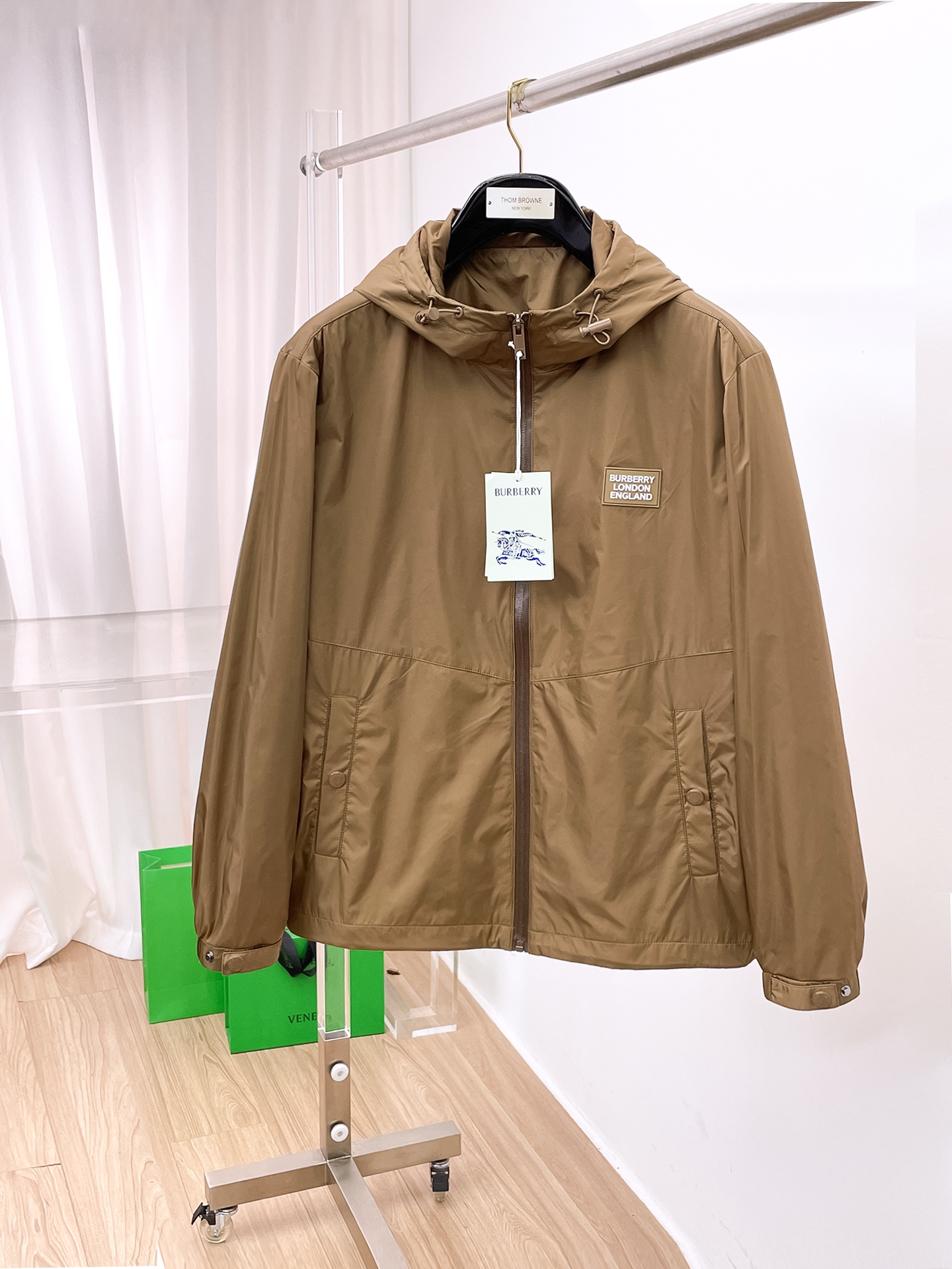 巴宝莉 2025早秋男士高端时装款连帽户外夹克外套，官方专柜主推展示，香港洋行渠道，户外必选单品，独家出