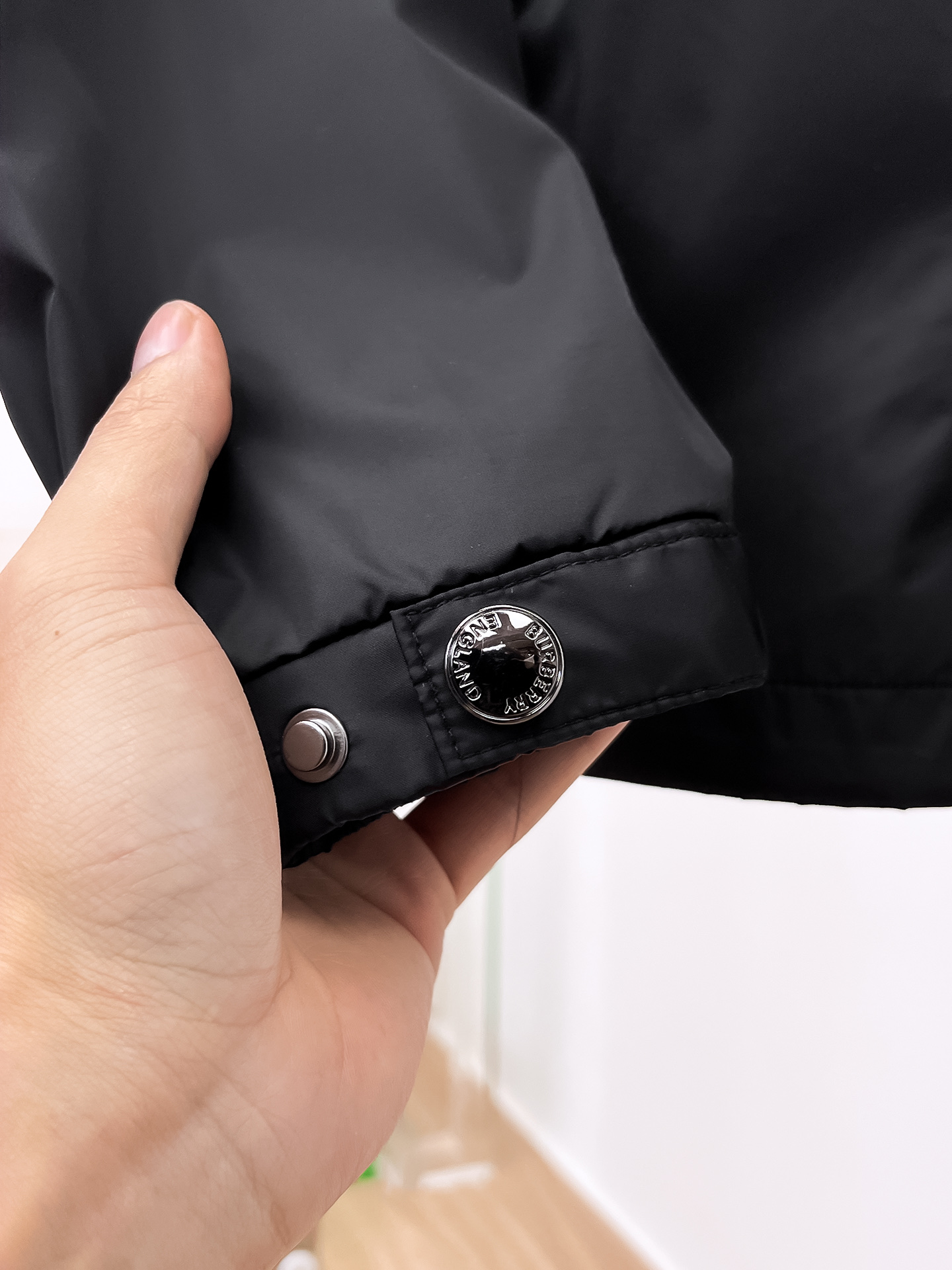 巴宝莉 2025早秋男士高端时装款连帽户外夹克外套，官方专柜主推展示，香港洋行渠道，户外必选单品，独家出