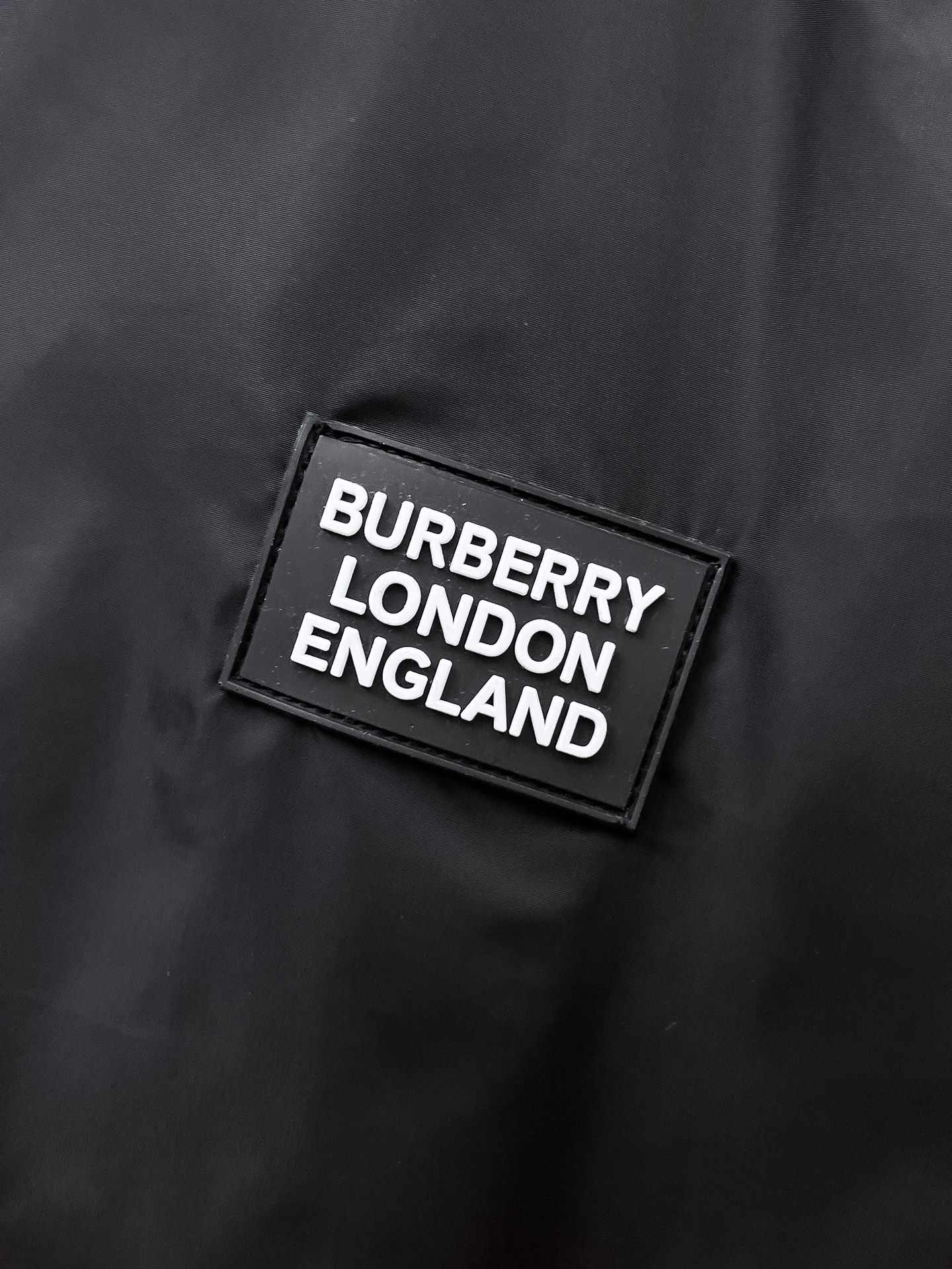 巴宝莉 2025早秋男士高端时装款连帽户外夹克外套，官方专柜主推展示，香港洋行渠道，户外必选单品，独家出