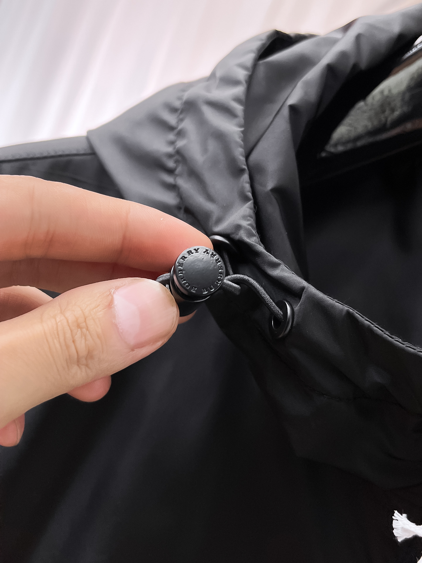 巴宝莉 2025早秋男士高端时装款连帽户外夹克外套，官方专柜主推展示，香港洋行渠道，户外必选单品，独家出