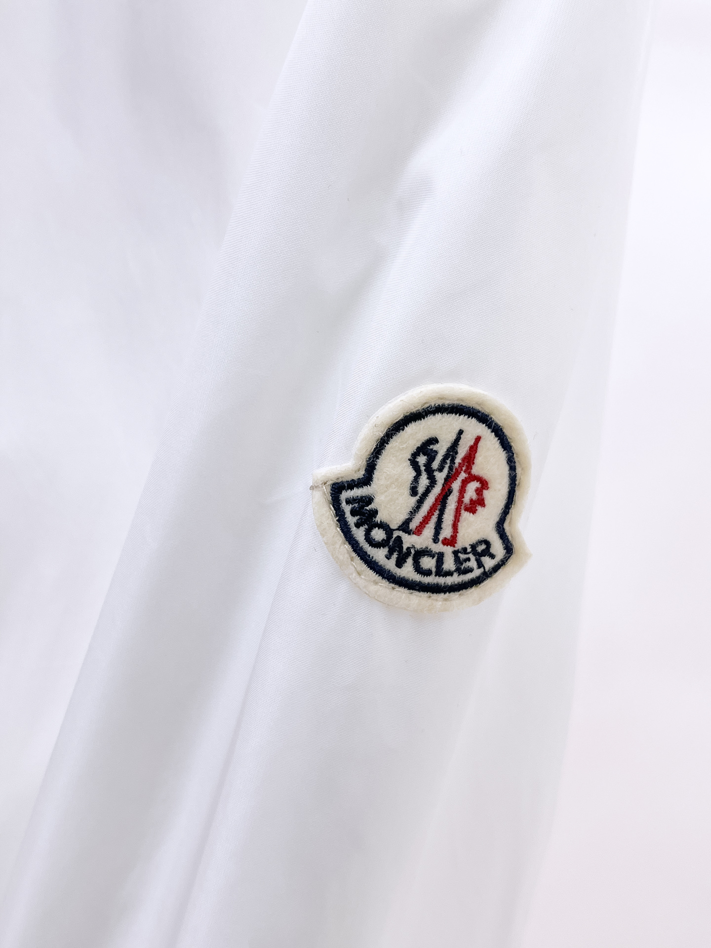 蒙口 2025早秋男士高端时装款连帽户外夹克外套，官方专柜主推展示，香港洋行渠道，户外必选单品，独家出售