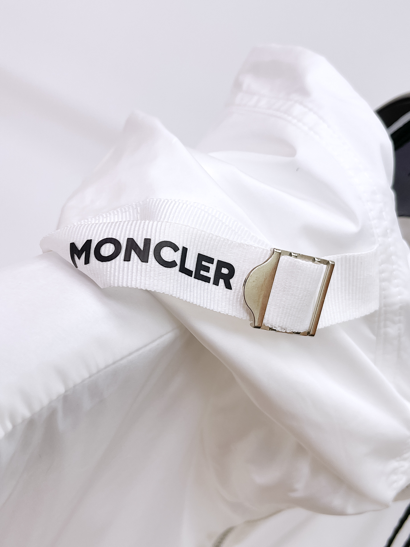 蒙口 2025早秋男士高端时装款连帽户外夹克外套，官方专柜主推展示，香港洋行渠道，户外必选单品，独家出售