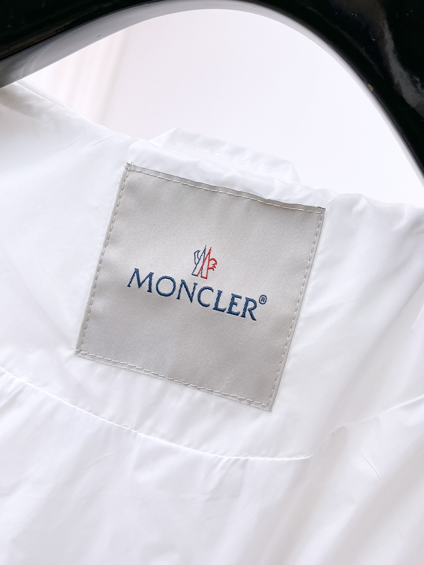 蒙口 2025早秋男士高端时装款连帽户外夹克外套，官方专柜主推展示，香港洋行渠道，户外必选单品，独家出售