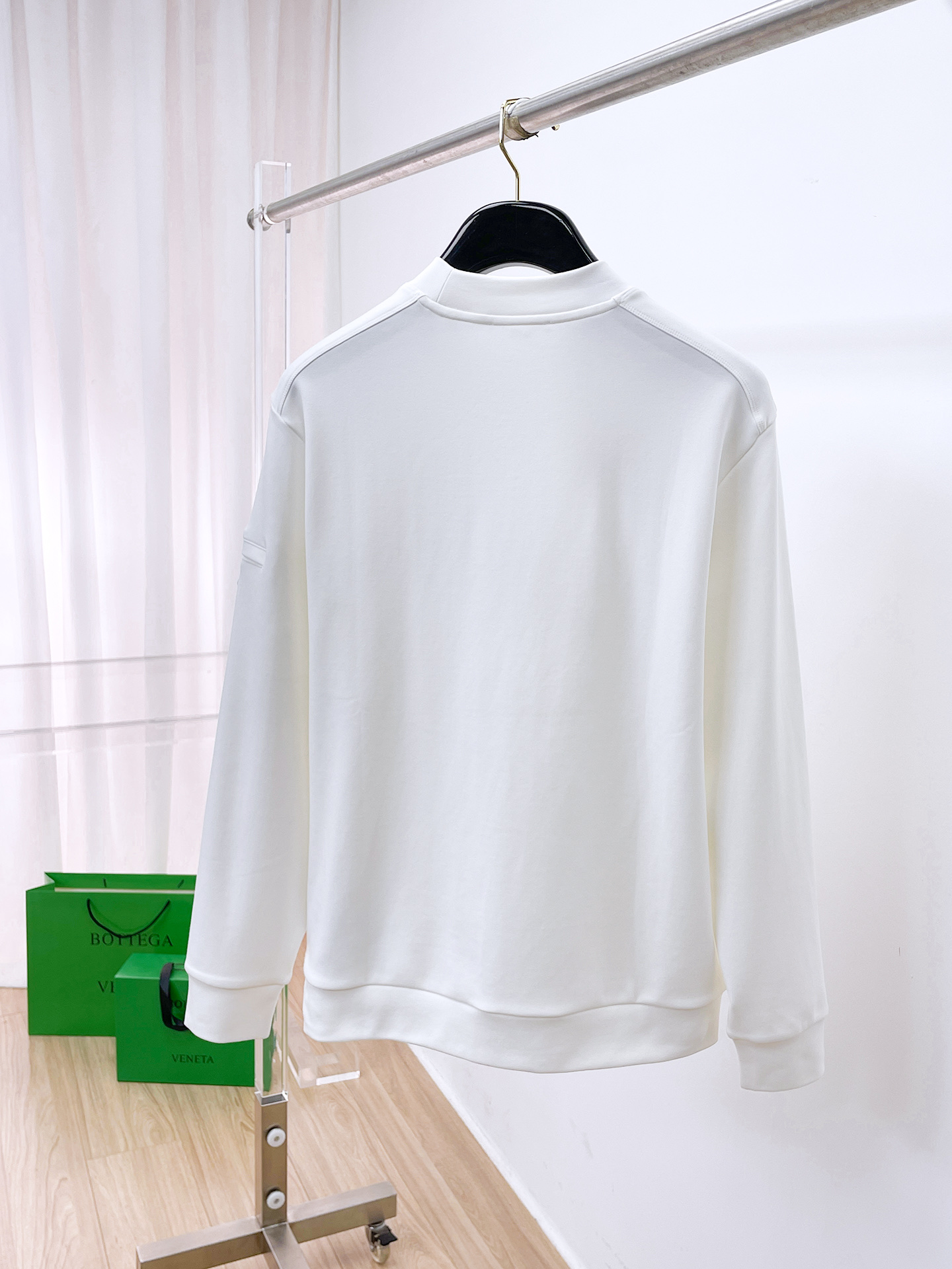 普拉达 精品打底衫 贸易公司订单 25SS 秋冬新款意式轻奢男士休闲长袖打底衫长袖 T恤 卫衣平整的抗皱