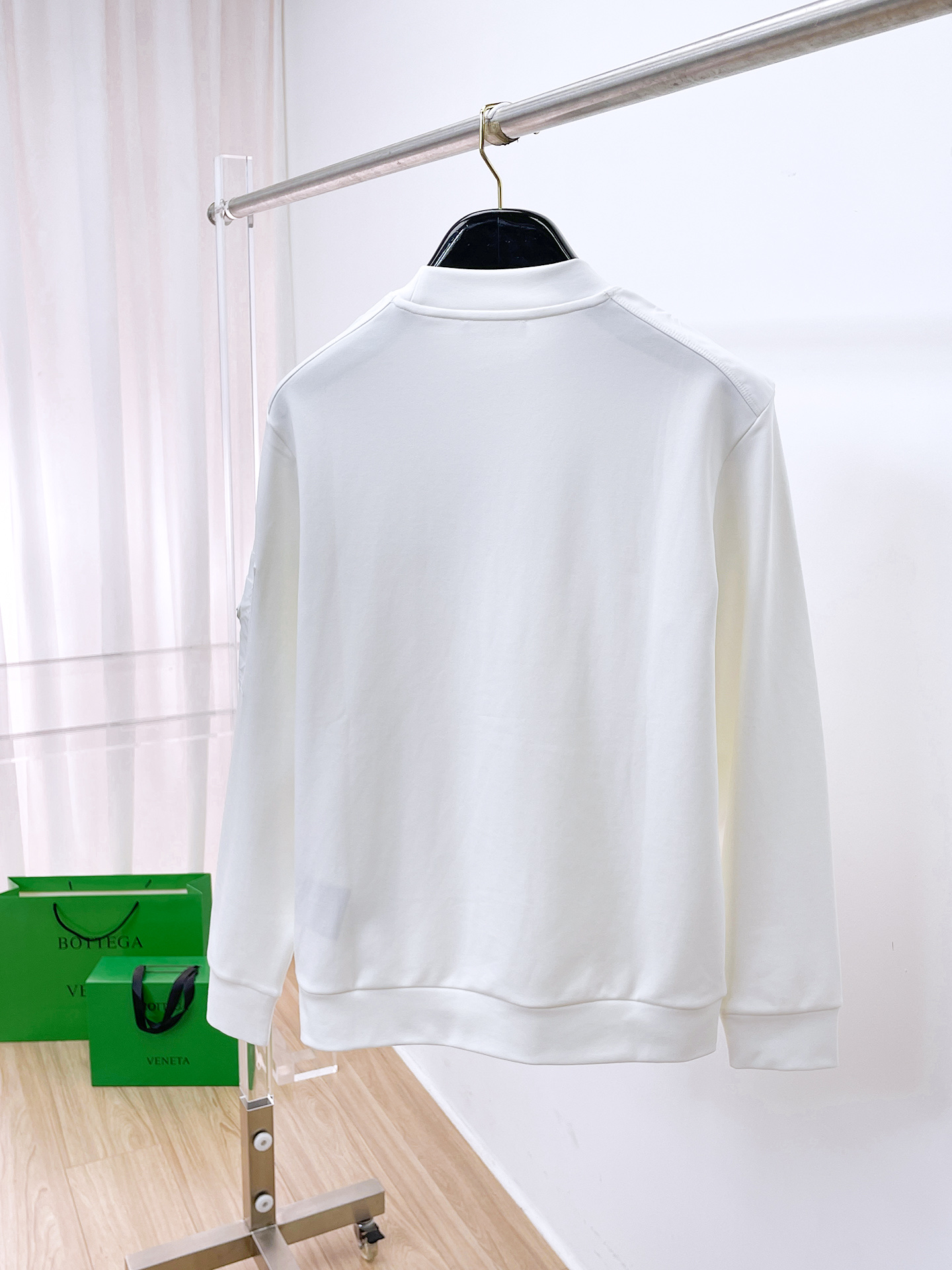 普拉达 精品打底衫 贸易公司订单 25SS 秋冬新款意式轻奢男士休闲长袖打底衫长袖 T恤 卫衣平整的抗皱