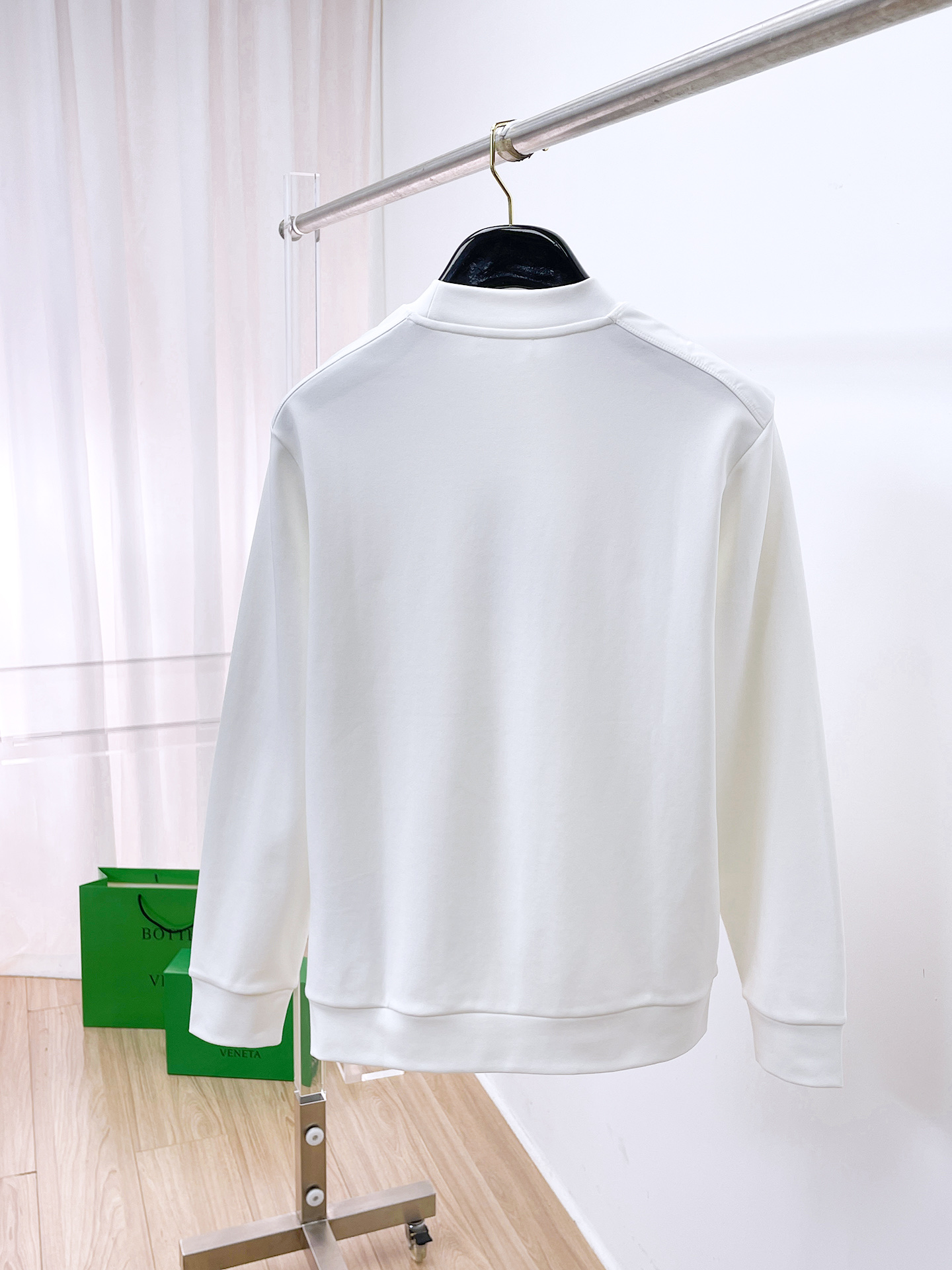 普拉达 精品打底衫 贸易公司订单 25SS 秋冬新款意式轻奢男士休闲长袖打底衫长袖 T恤 卫衣平整的抗皱