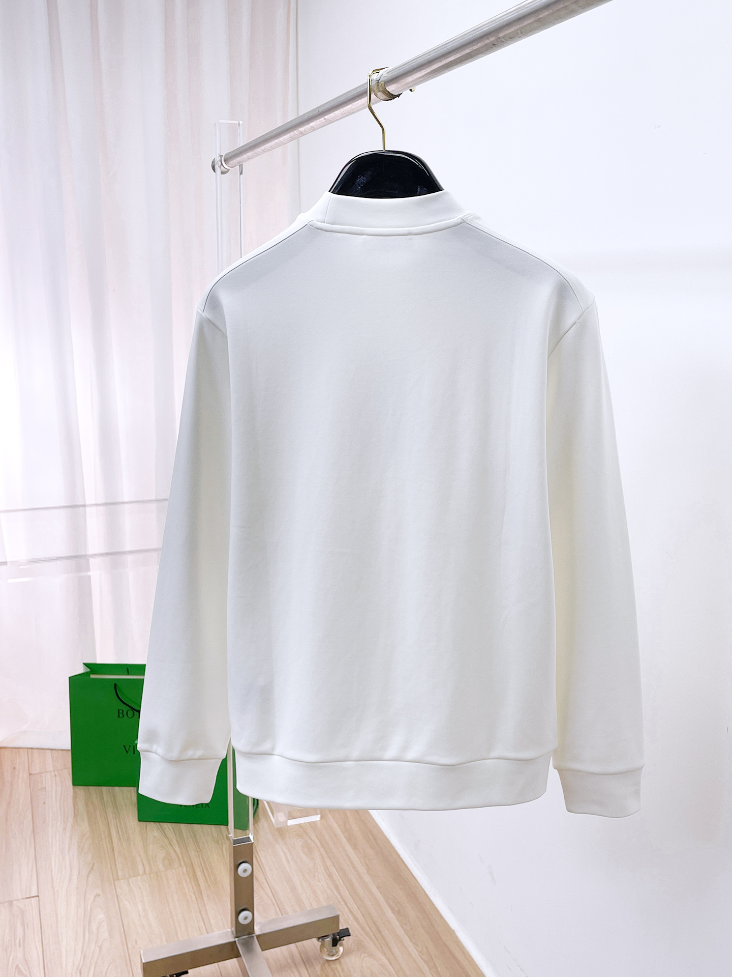 普拉达 精品打底衫 贸易公司订单 25SS 秋冬新款意式轻奢男士休闲长袖打底衫长袖 T恤 卫衣平整的抗皱