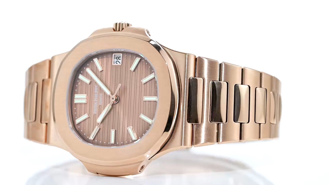 פטק פיליפ Patek Philippe Nautilus AAAAA+
 שעונים קנו את העתק האיכותי הטוב ביותר
 כחול לבן