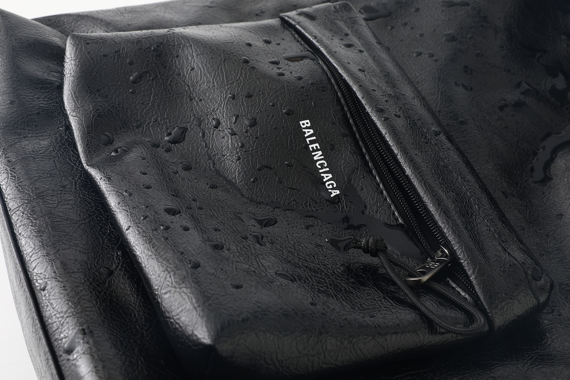 Mochila Balenciaga de Piel Encerada con Logotipo, Diseño Elegante y Duradera 8 i1749804650639 1912 0 9