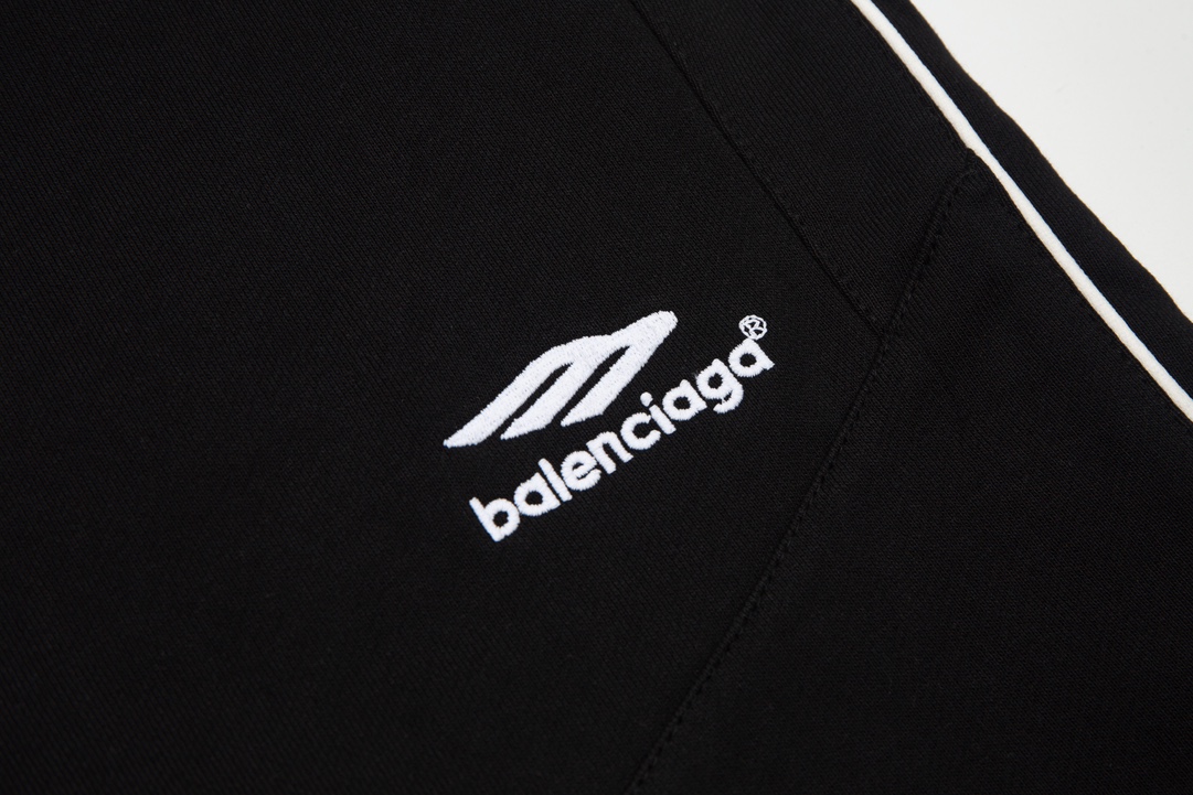 Balenciaga/巴黎世家 新款 24ss 曼联刺绣短裤