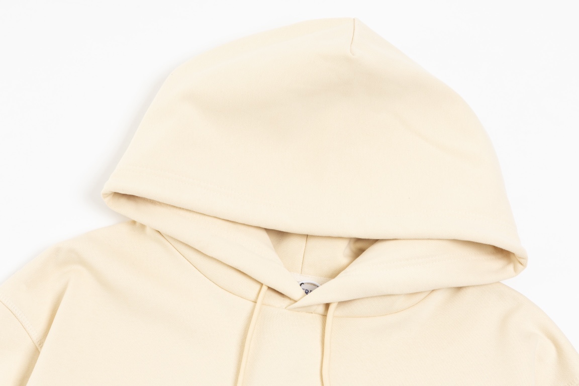 “Burberry Handbags: High-Quality Designs with Unique Embroidery and Recreational Style” - 图片 4