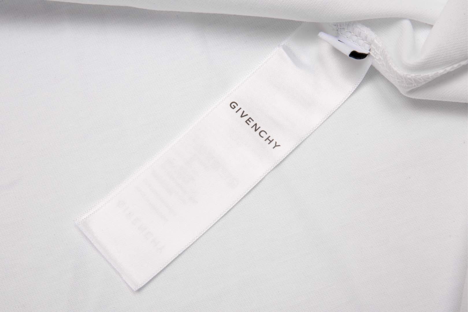 Givenchy 纪梵希 蛇年系列 渐变人物字母圆领短袖T恤