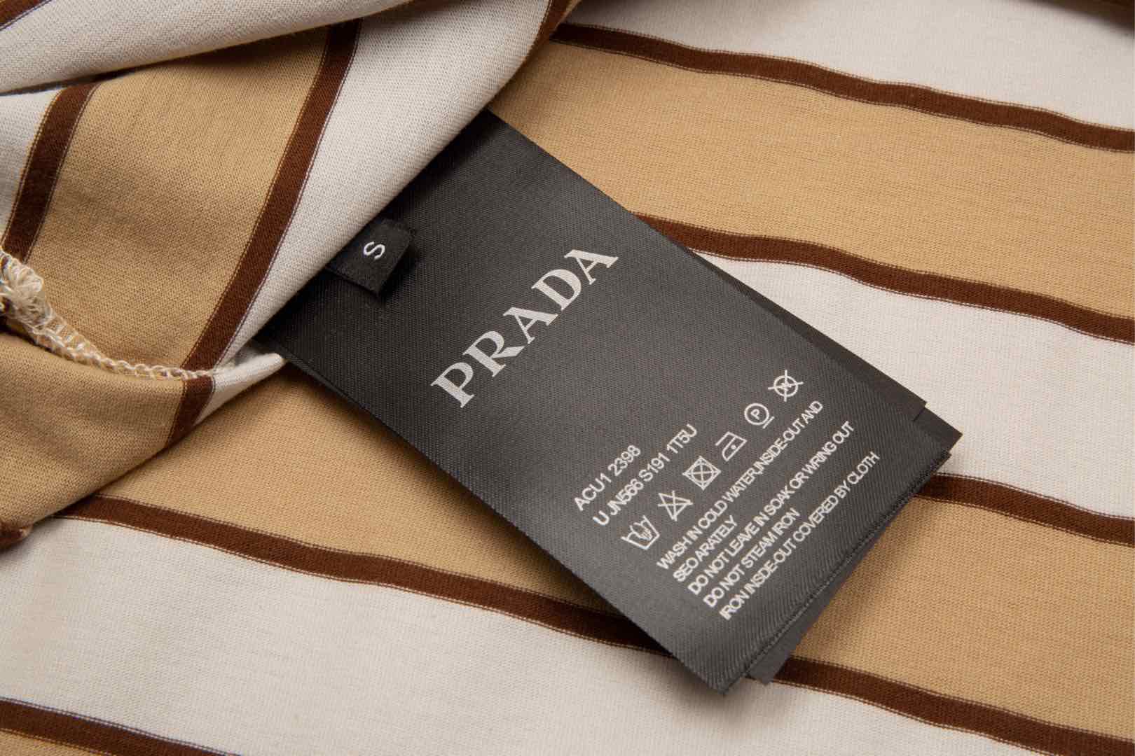 Prada 普拉达 最新系列 条纹刺绣字母polo衫