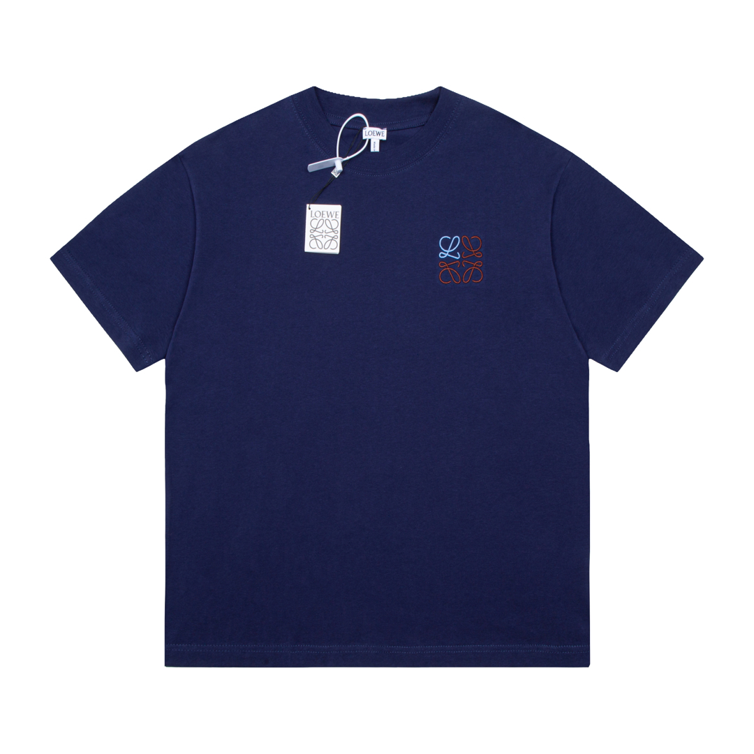 NO:125440,High-quality LOEW New series chest embroidery logo short-sleeved T-shirt, cotton jersey round neck T-shirt, made of pure cotton high-density imported embroidery, restored one to one, three standards, same style for men and women Size: XS S M L,,loewe,loewe,T-shirt,tees,t-shirt,alexander wang19860909高品质 LOEW 罗意威 新款系列 胸前刺绣logo短袖T恤,质棉质平纹针织圆领 T 恤,采用纯棉高克重布料 高密度进口刺绣 还原一比一 三标齐全,男女同款 尺码:XS S M L,,loewe,loewe,T-shirt,tees，t-shirt,alexander wang,Men's clothing