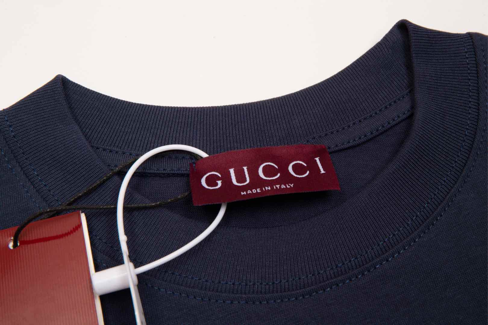 Gucci 古驰 新款 旗帜图案短袖T恤 采用立体绣花工艺印花工艺