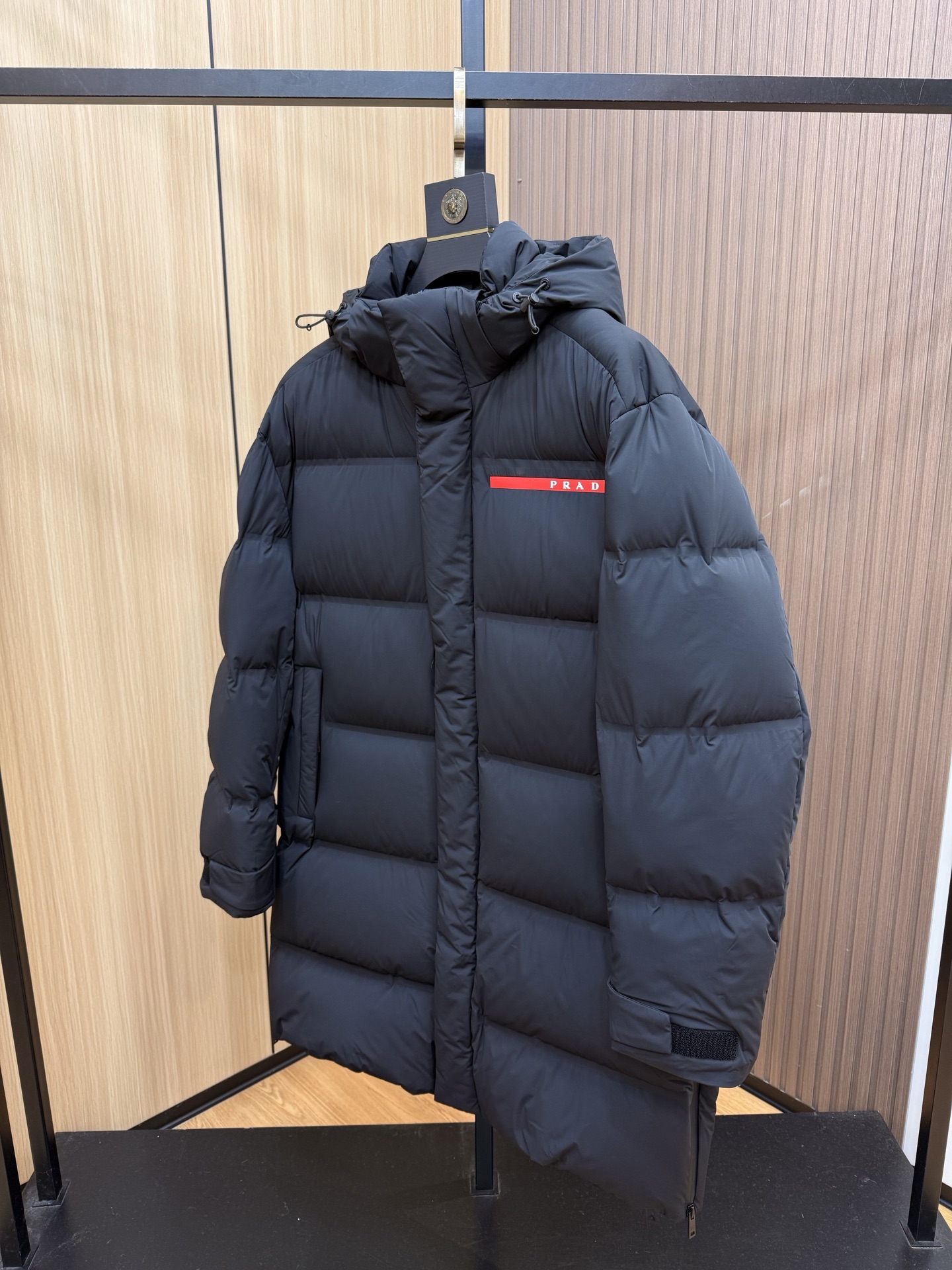 爆款🔥秋冬新款🆕羽绒服 原版1:1订制五金配件全进口原版定制 欢迎专柜对比 绝对的高品质 采用顶级90白