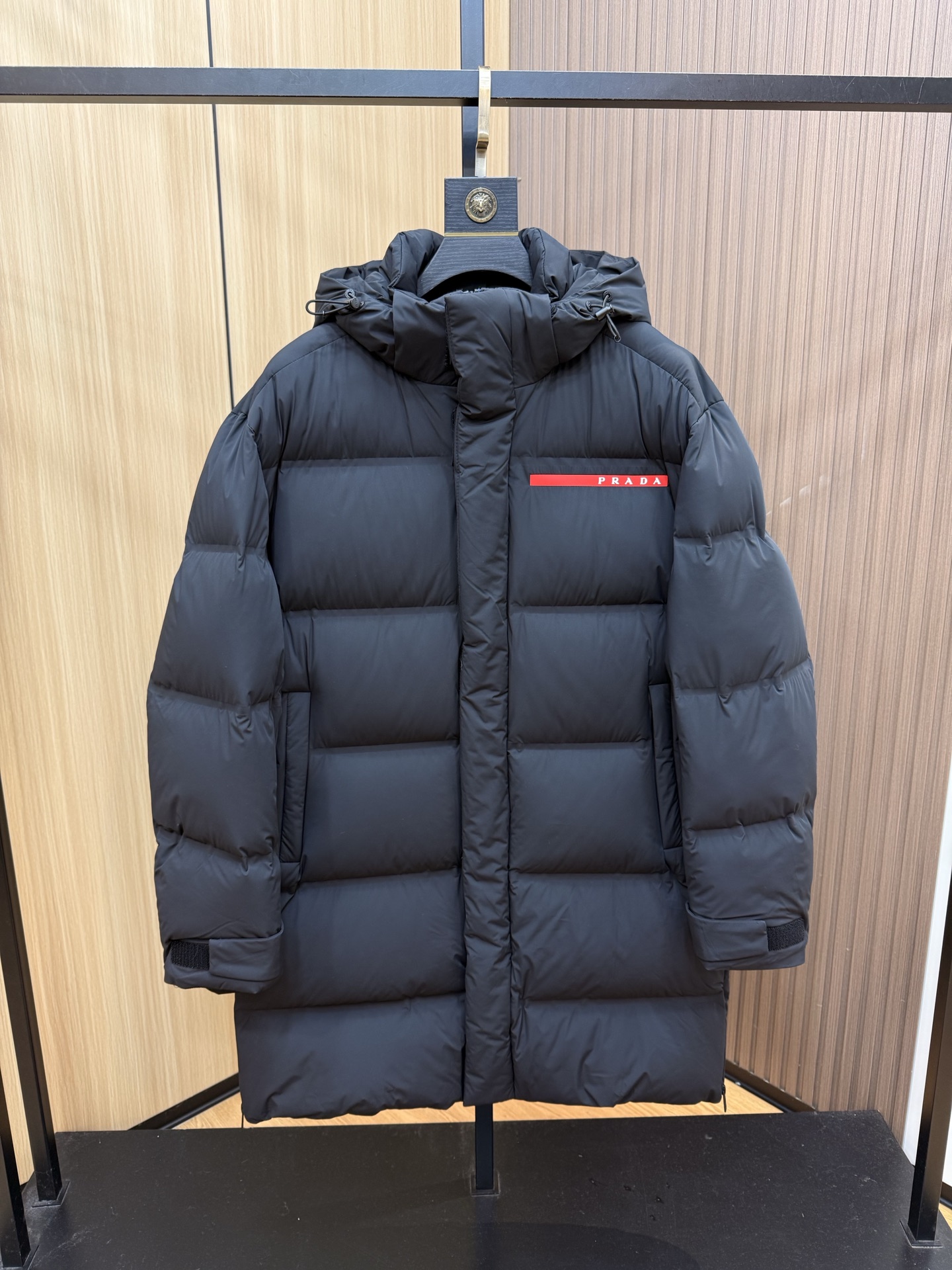 爆款🔥秋冬新款🆕羽绒服 原版1:1订制五金配件全进口原版定制 欢迎专柜对比 绝对的高品质 采用顶级90白