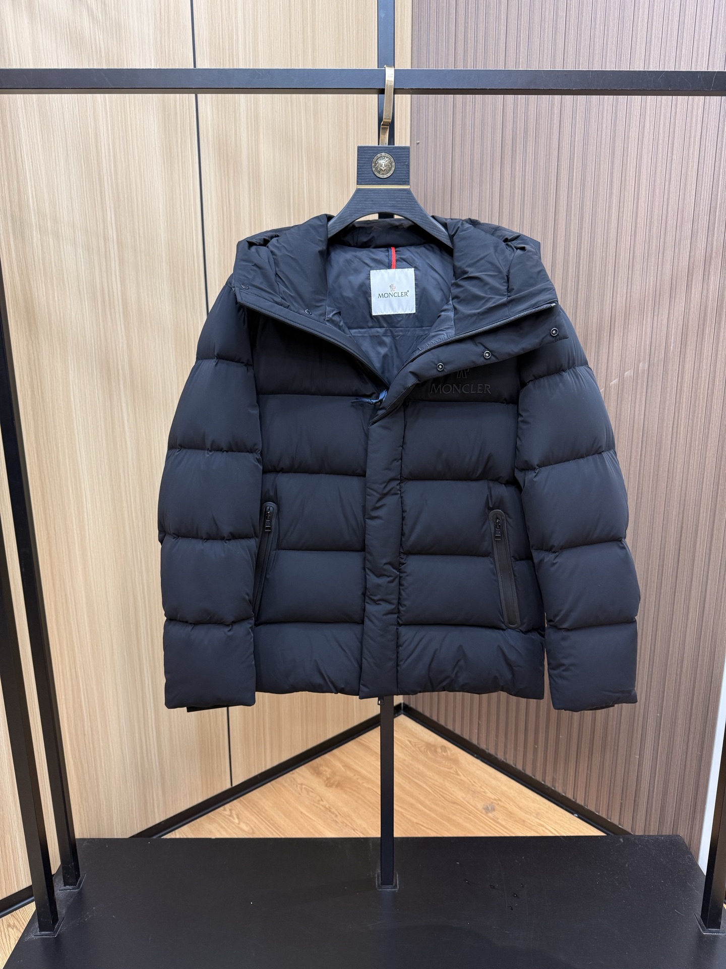 爆款🔥秋冬新款🆕羽绒服 原版1:1订制五金配件全进口原版定制 欢迎专柜对比 绝对的高品质 采用顶级90白