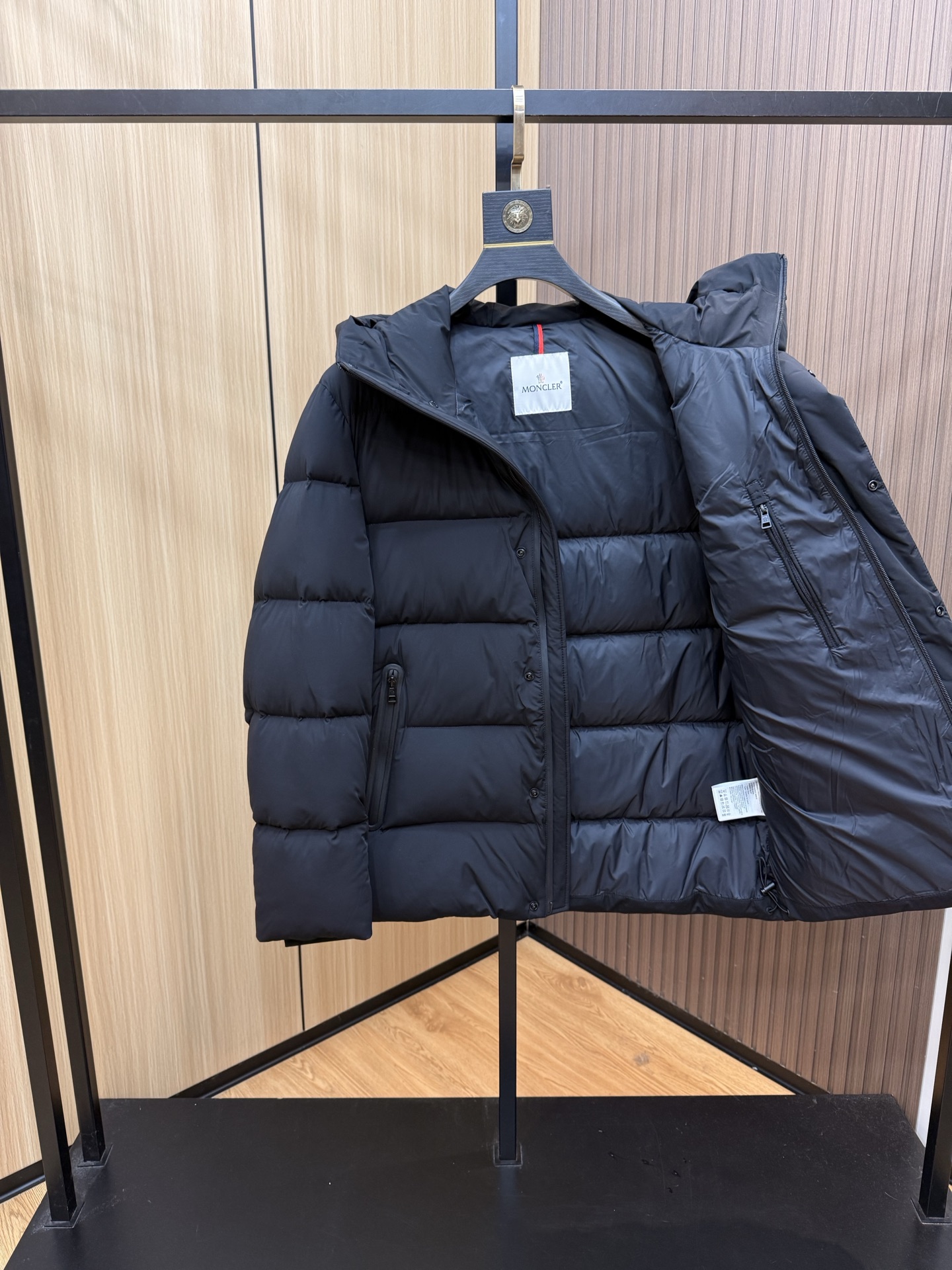 爆款🔥秋冬新款🆕羽绒服 原版1:1订制五金配件全进口原版定制 欢迎专柜对比 绝对的高品质 采用顶级90白