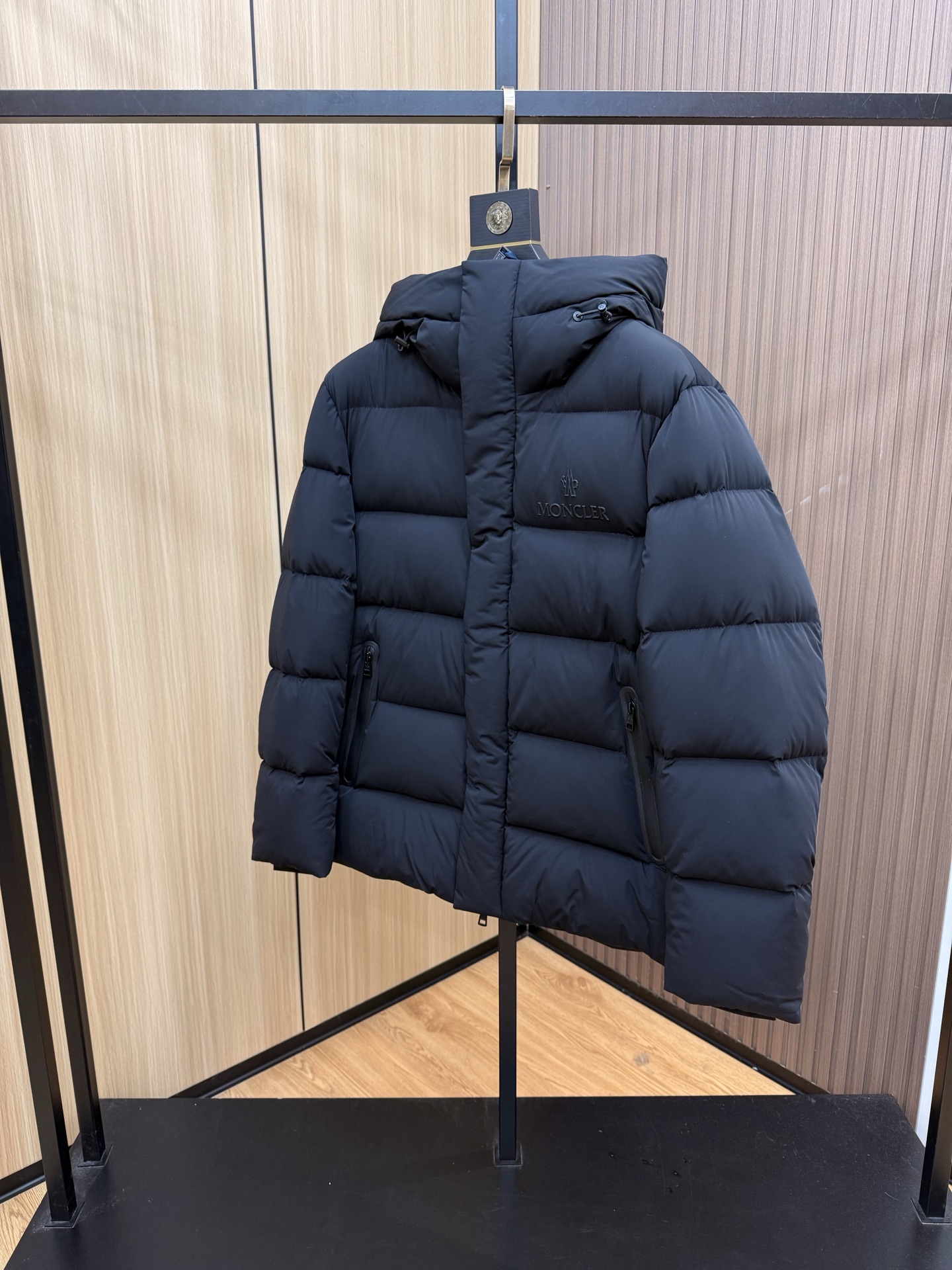 爆款🔥秋冬新款🆕羽绒服 原版1:1订制五金配件全进口原版定制 欢迎专柜对比 绝对的高品质 采用顶级90白