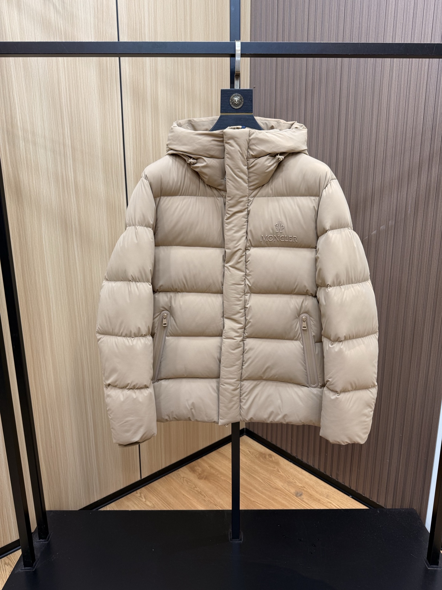 爆款🔥秋冬新款🆕羽绒服 原版1:1订制五金配件全进口原版定制 欢迎专柜对比 绝对的高品质 采用顶级90白