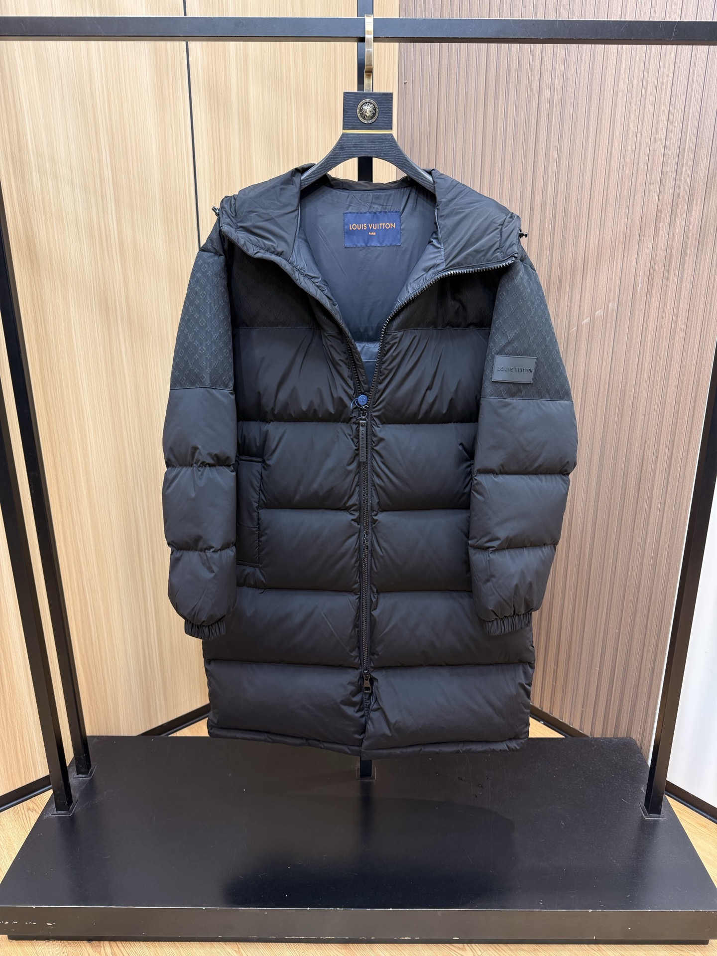 爆款🔥秋冬新款🆕羽绒服 原版1:1订制五金配件全进口原版定制 欢迎专柜对比 绝对的高品质 采用顶级90白