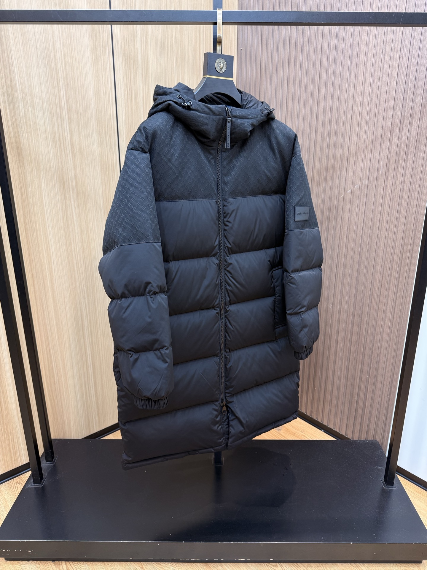 爆款🔥秋冬新款🆕羽绒服 原版1:1订制五金配件全进口原版定制 欢迎专柜对比 绝对的高品质 采用顶级90白