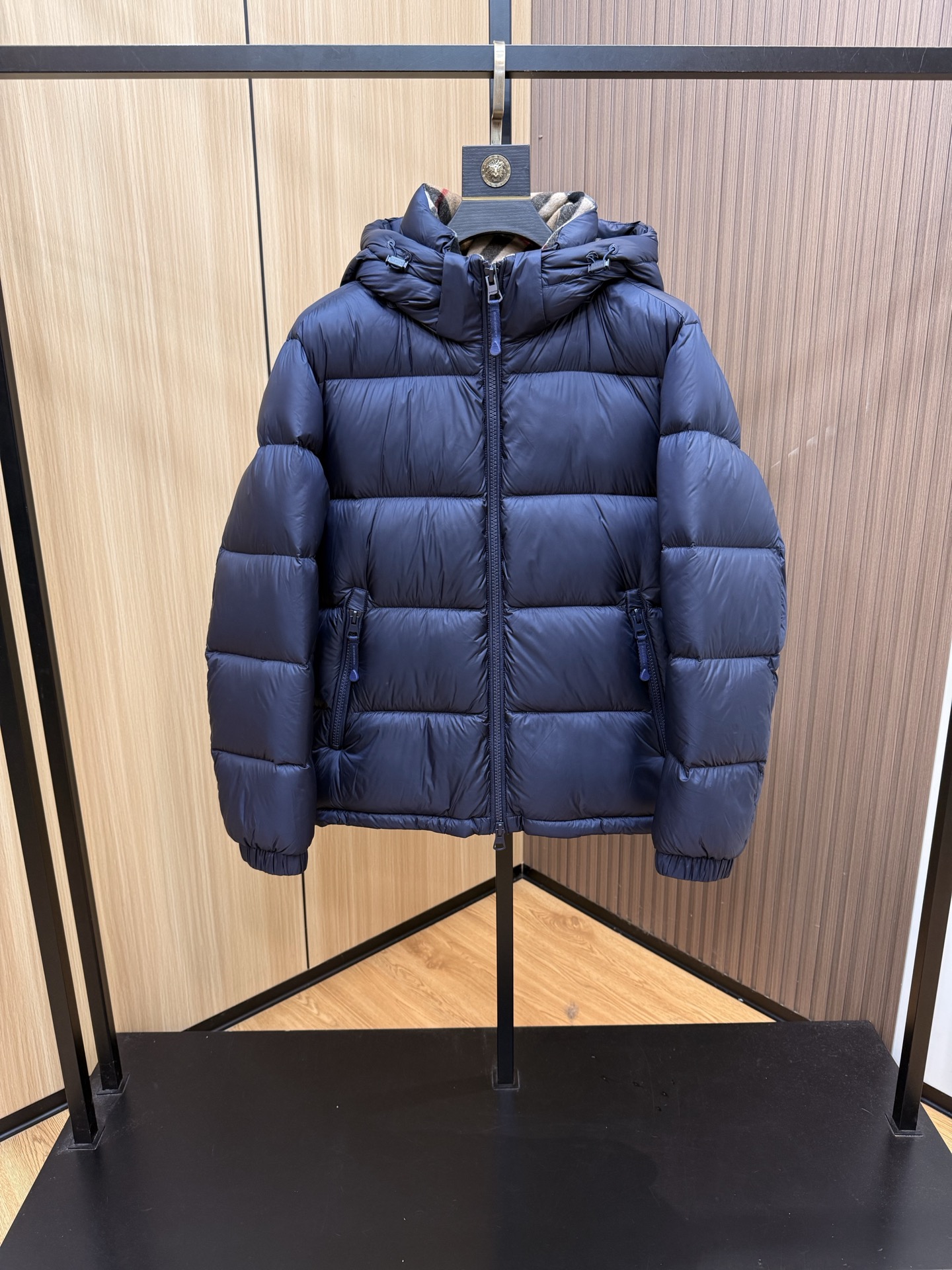 爆款🔥秋冬新款🆕羽绒服 原版1:1订制五金配件全进口原版定制 欢迎专柜对比 绝对的高品质 采用顶级90白