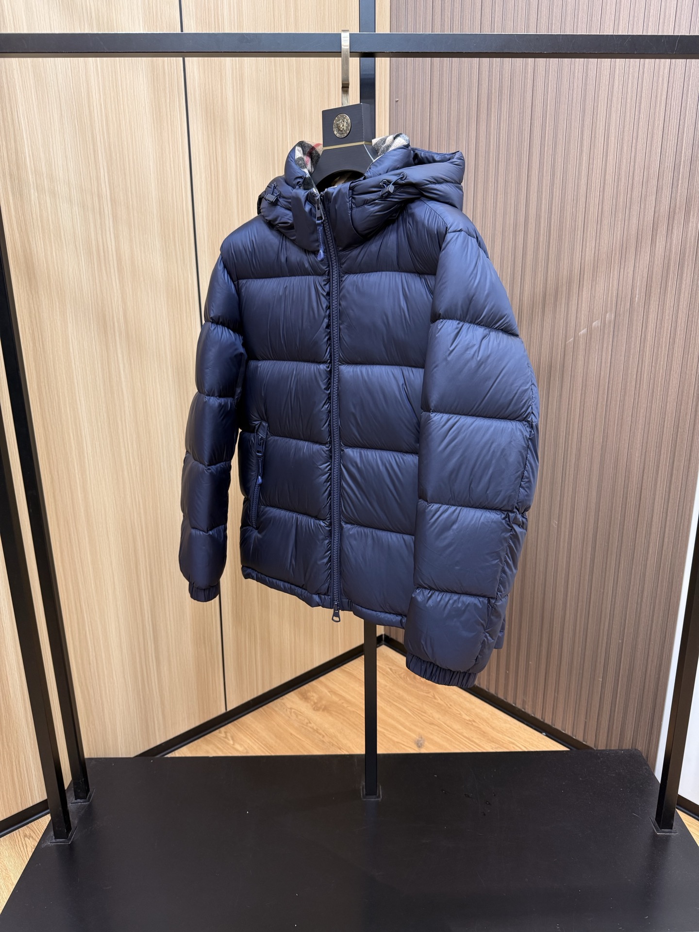 爆款🔥秋冬新款🆕羽绒服 原版1:1订制五金配件全进口原版定制 欢迎专柜对比 绝对的高品质 采用顶级90白