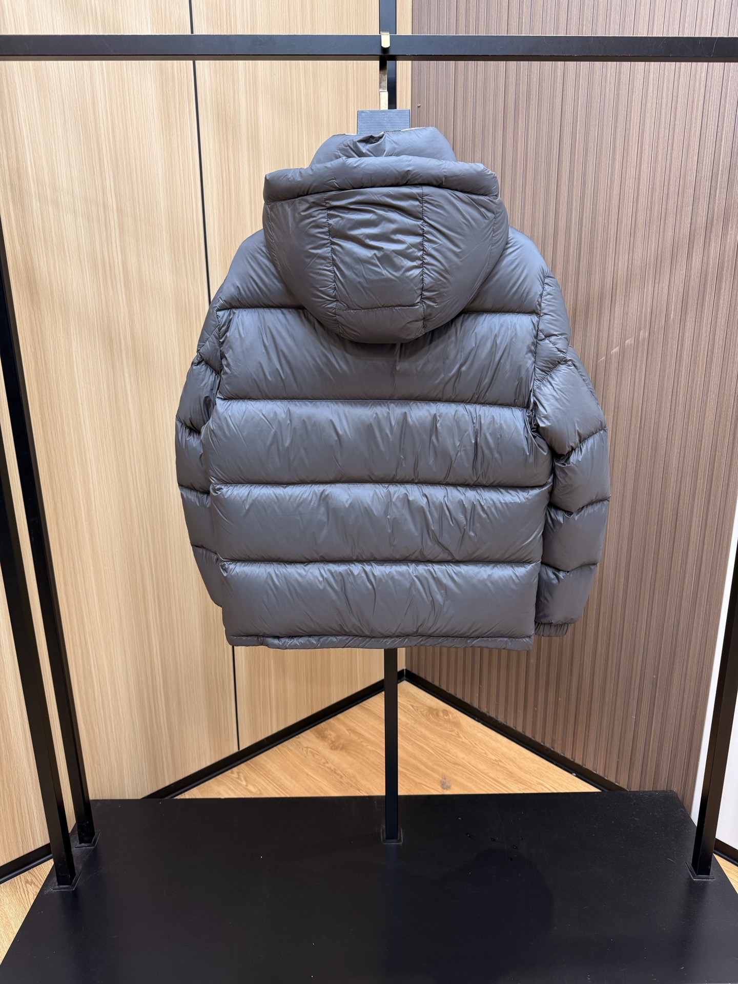 爆款🔥秋冬新款🆕羽绒服 原版1:1订制五金配件全进口原版定制 欢迎专柜对比 绝对的高品质 采用顶级90白