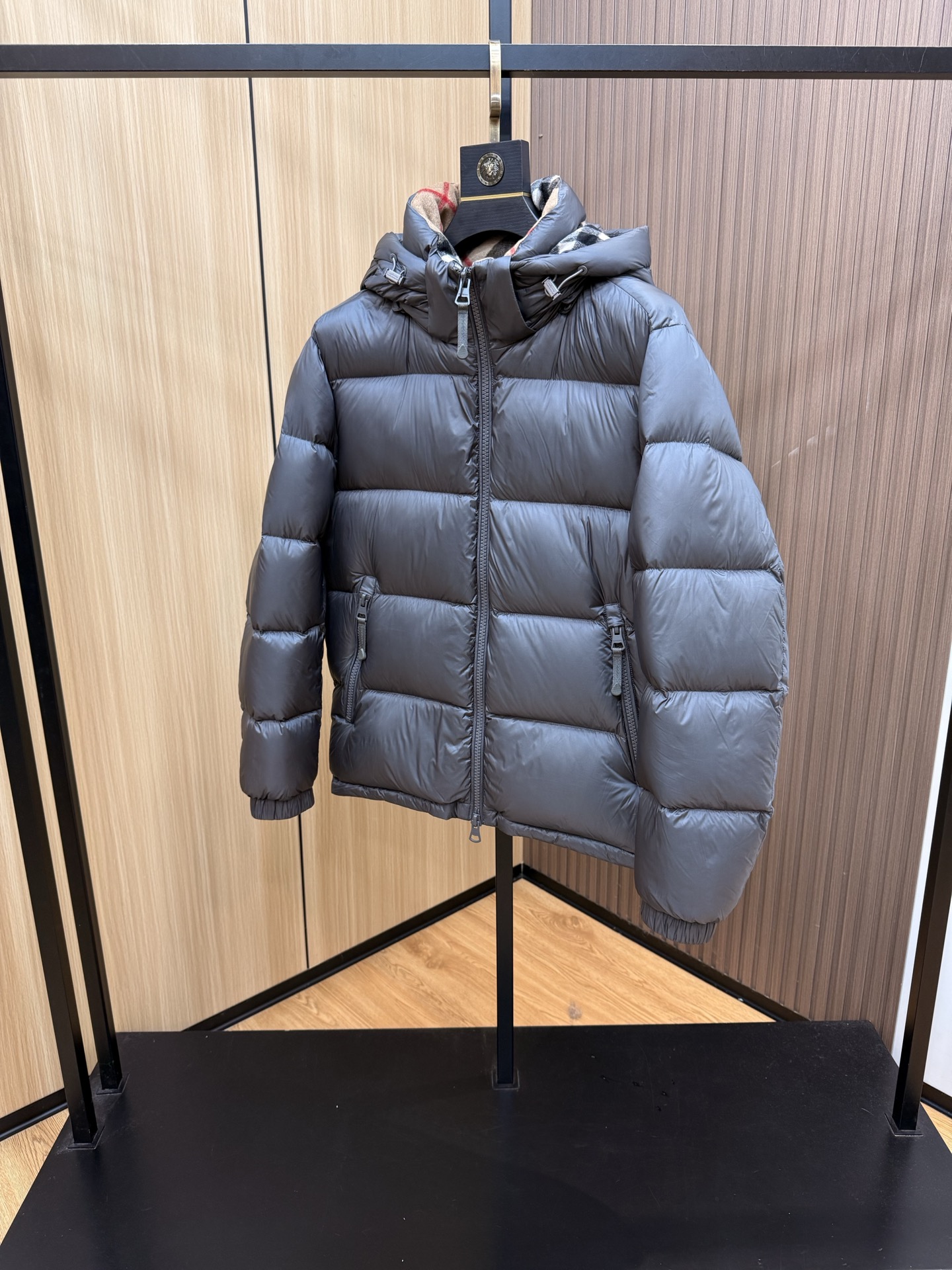 爆款🔥秋冬新款🆕羽绒服 原版1:1订制五金配件全进口原版定制 欢迎专柜对比 绝对的高品质 采用顶级90白