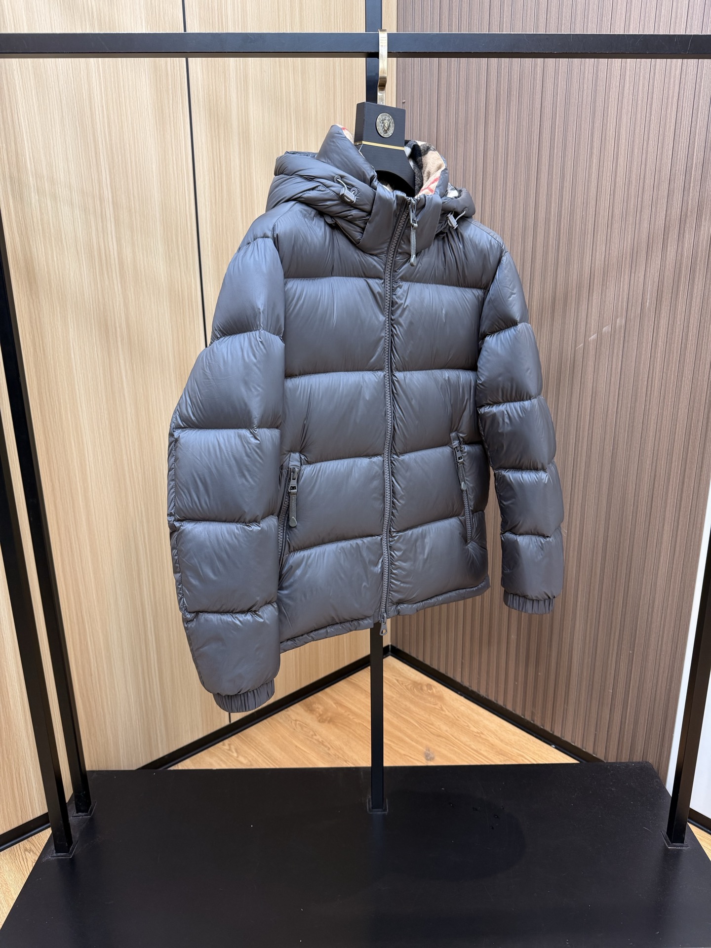 爆款🔥秋冬新款🆕羽绒服 原版1:1订制五金配件全进口原版定制 欢迎专柜对比 绝对的高品质 采用顶级90白