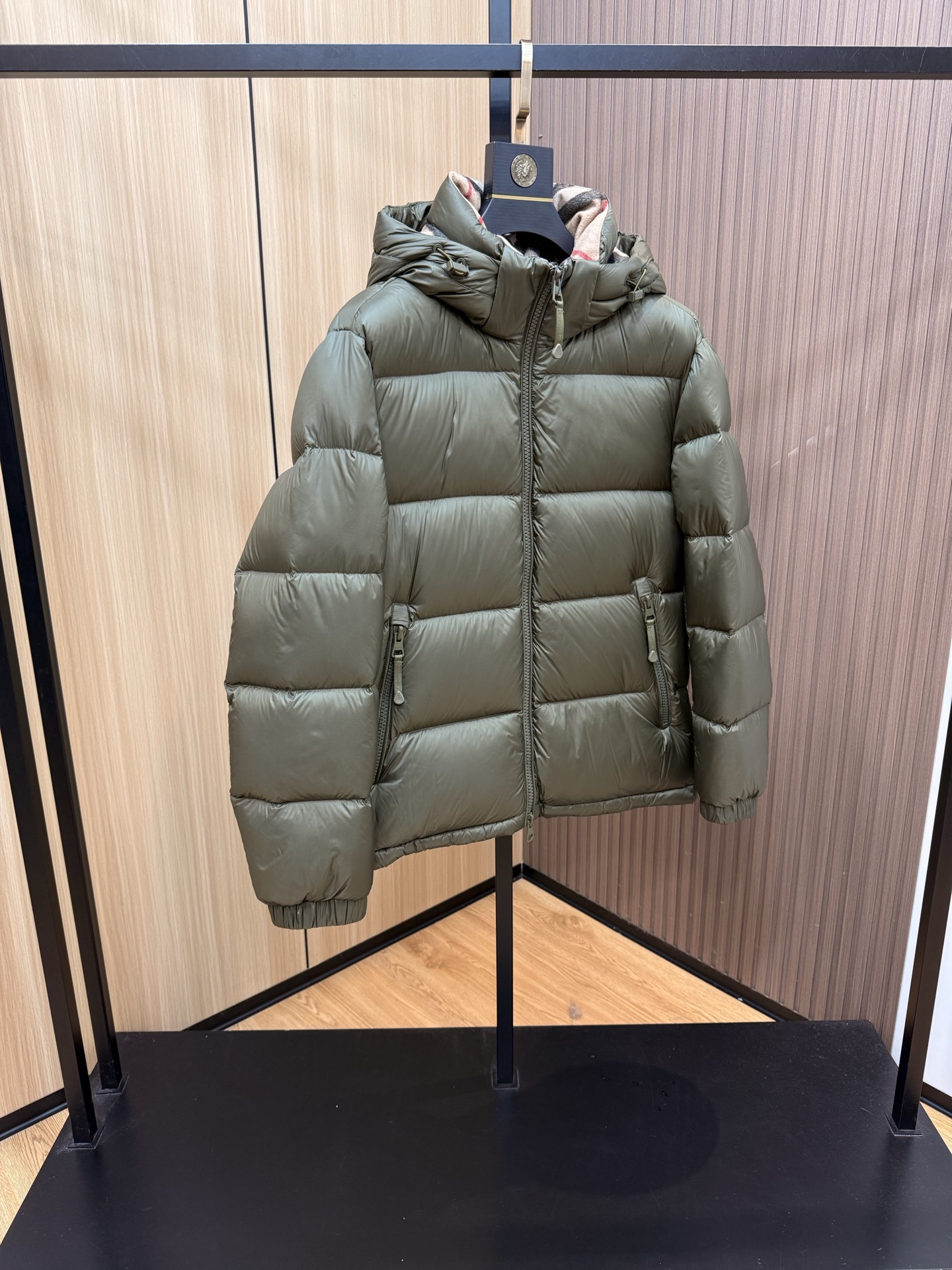 爆款🔥秋冬新款🆕羽绒服 原版1:1订制五金配件全进口原版定制 欢迎专柜对比 绝对的高品质 采用顶级90白