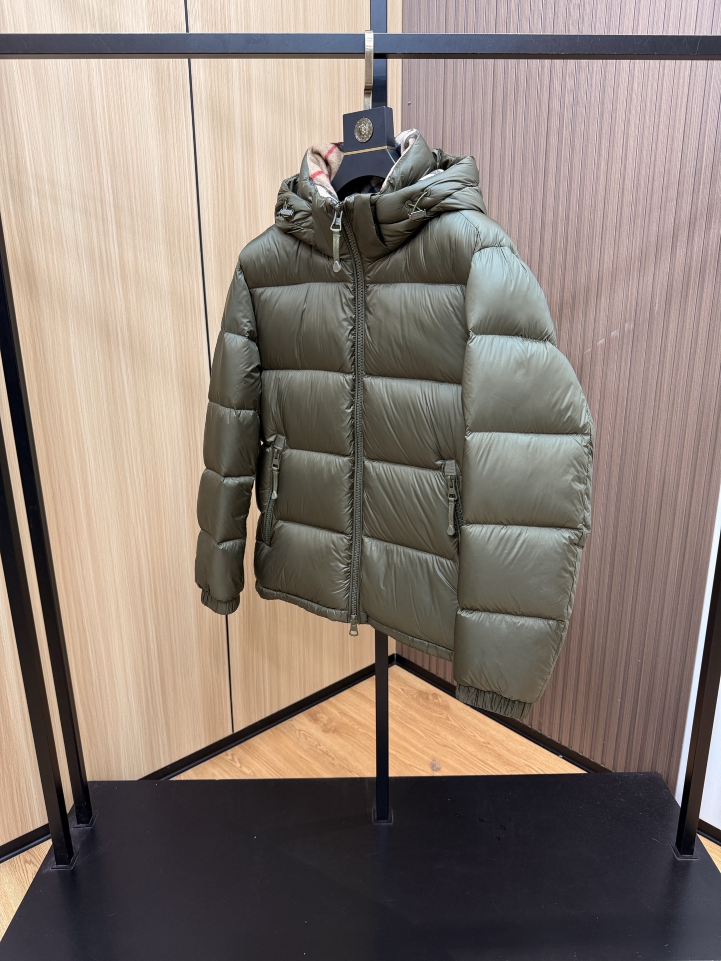 爆款🔥秋冬新款🆕羽绒服 原版1:1订制五金配件全进口原版定制 欢迎专柜对比 绝对的高品质 采用顶级90白