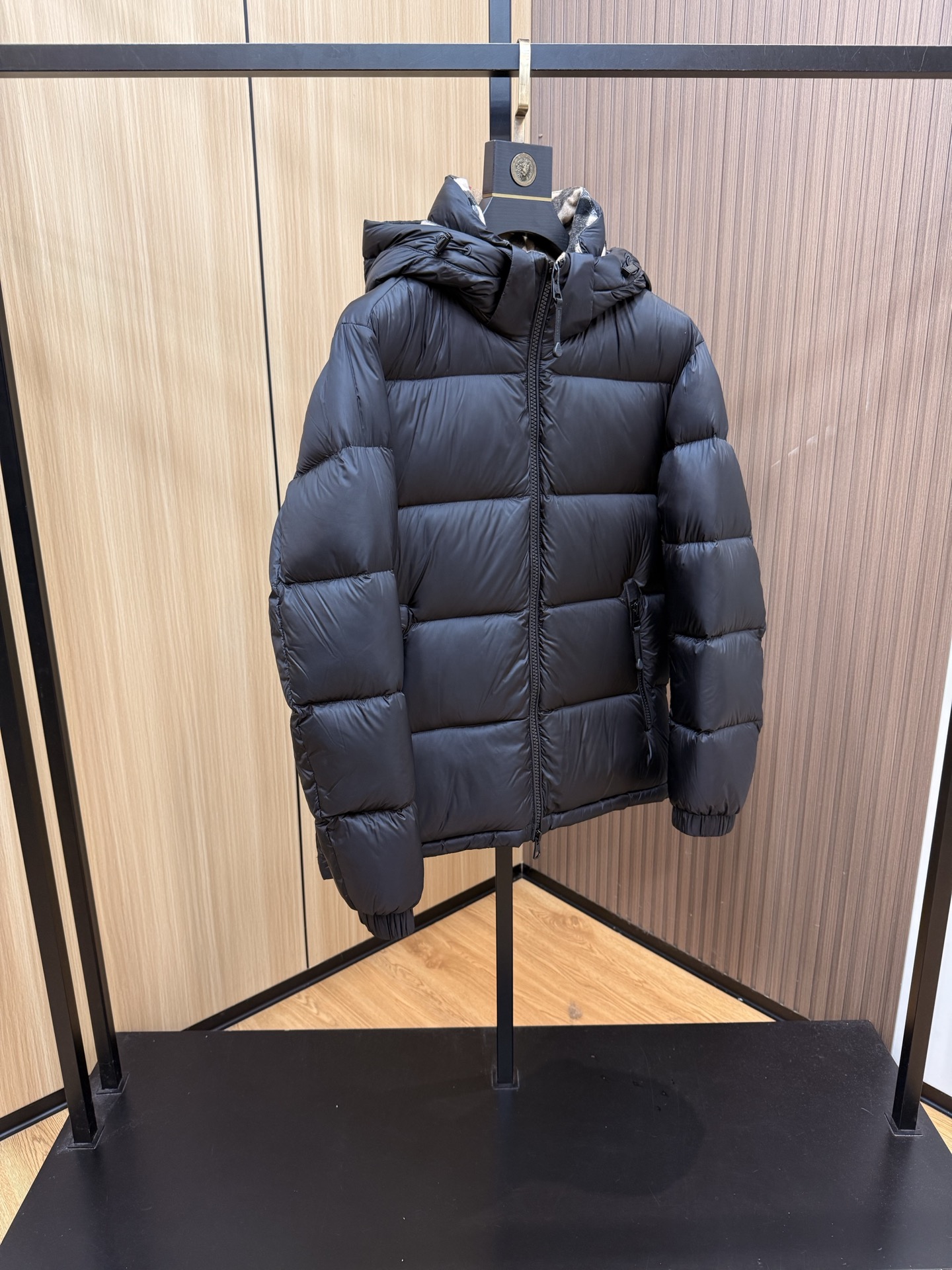 爆款🔥秋冬新款🆕羽绒服 原版1:1订制五金配件全进口原版定制 欢迎专柜对比 绝对的高品质 采用顶级90白