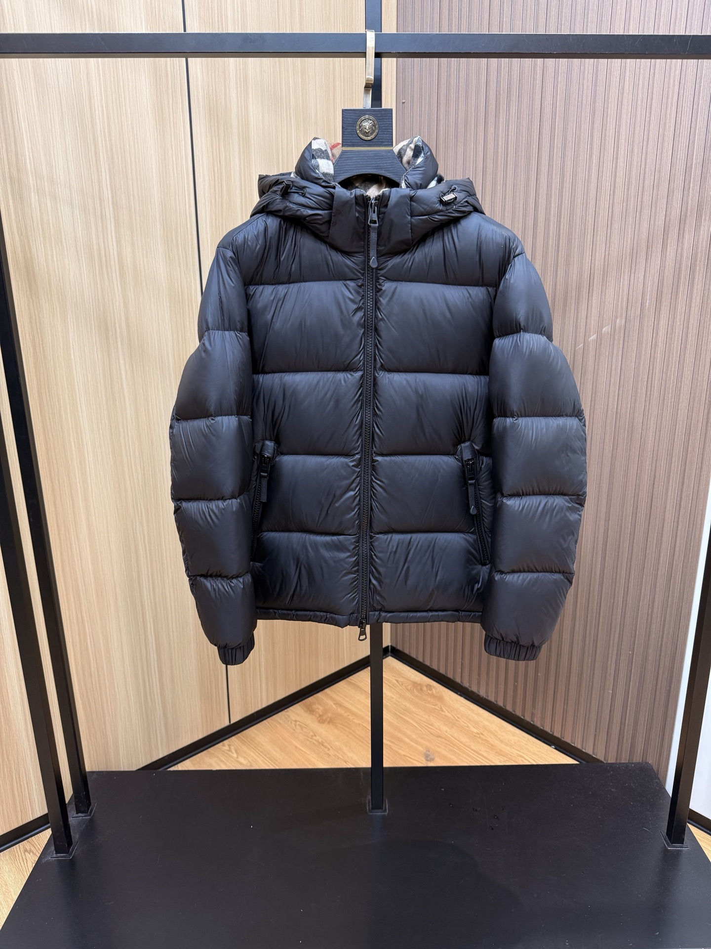 爆款🔥秋冬新款🆕羽绒服 原版1:1订制五金配件全进口原版定制 欢迎专柜对比 绝对的高品质 采用顶级90白