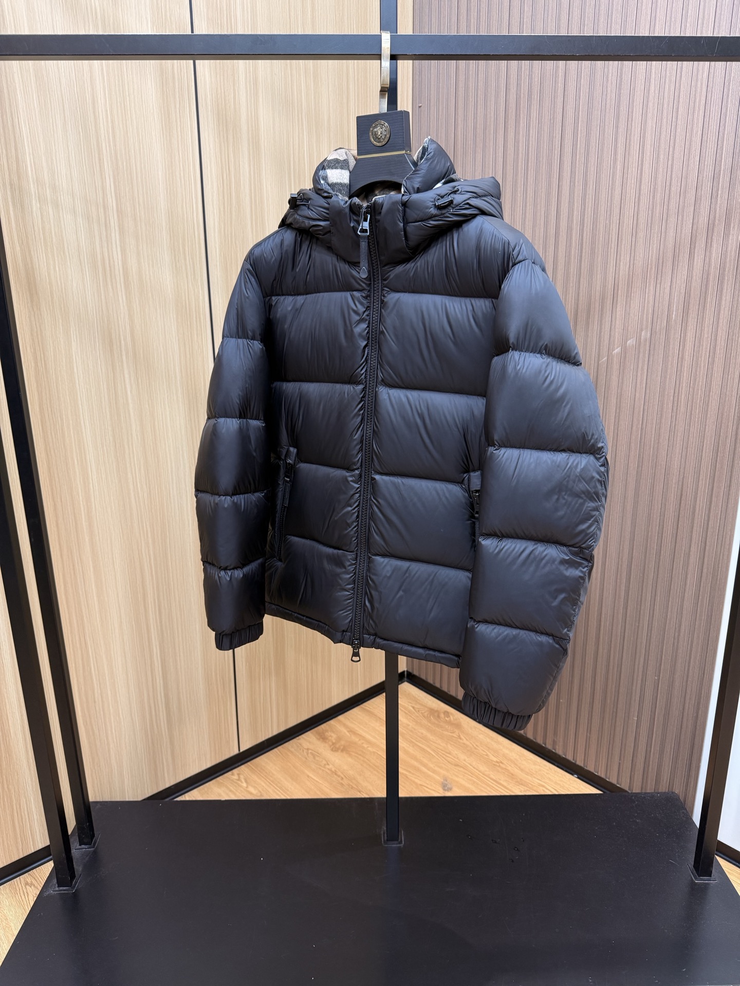 爆款🔥秋冬新款🆕羽绒服 原版1:1订制五金配件全进口原版定制 欢迎专柜对比 绝对的高品质 采用顶级90白