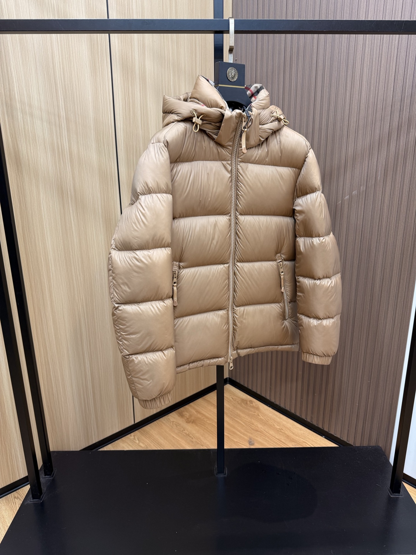 爆款🔥秋冬新款🆕羽绒服 原版1:1订制五金配件全进口原版定制 欢迎专柜对比 绝对的高品质 采用顶级90白