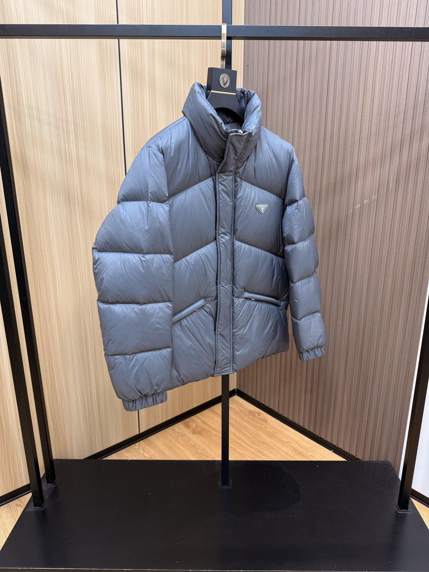 爆款🔥秋冬新款🆕羽绒服 原版1:1订制五金配件全进口原版定制 欢迎专柜对比 绝对的高品质 采用顶级90白